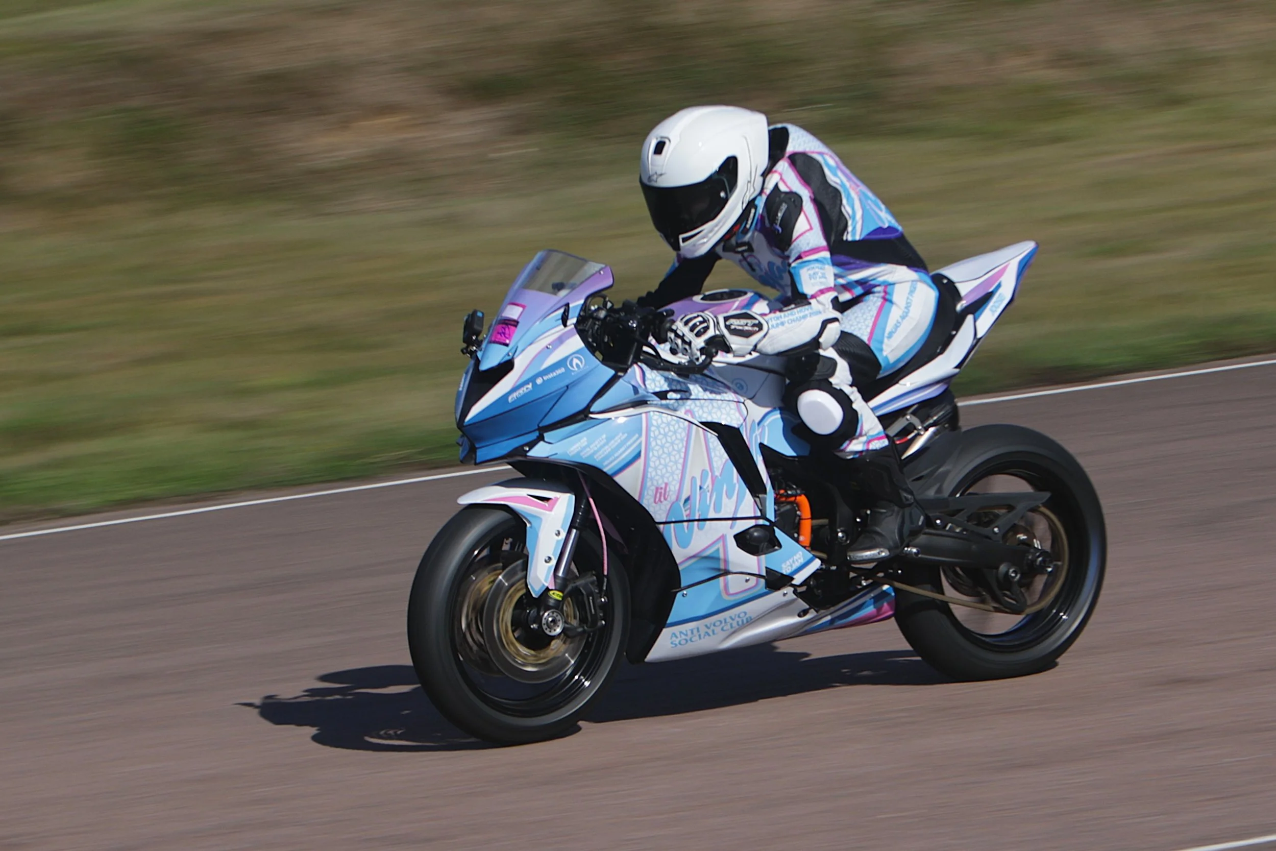 BB018198 crop.JPG