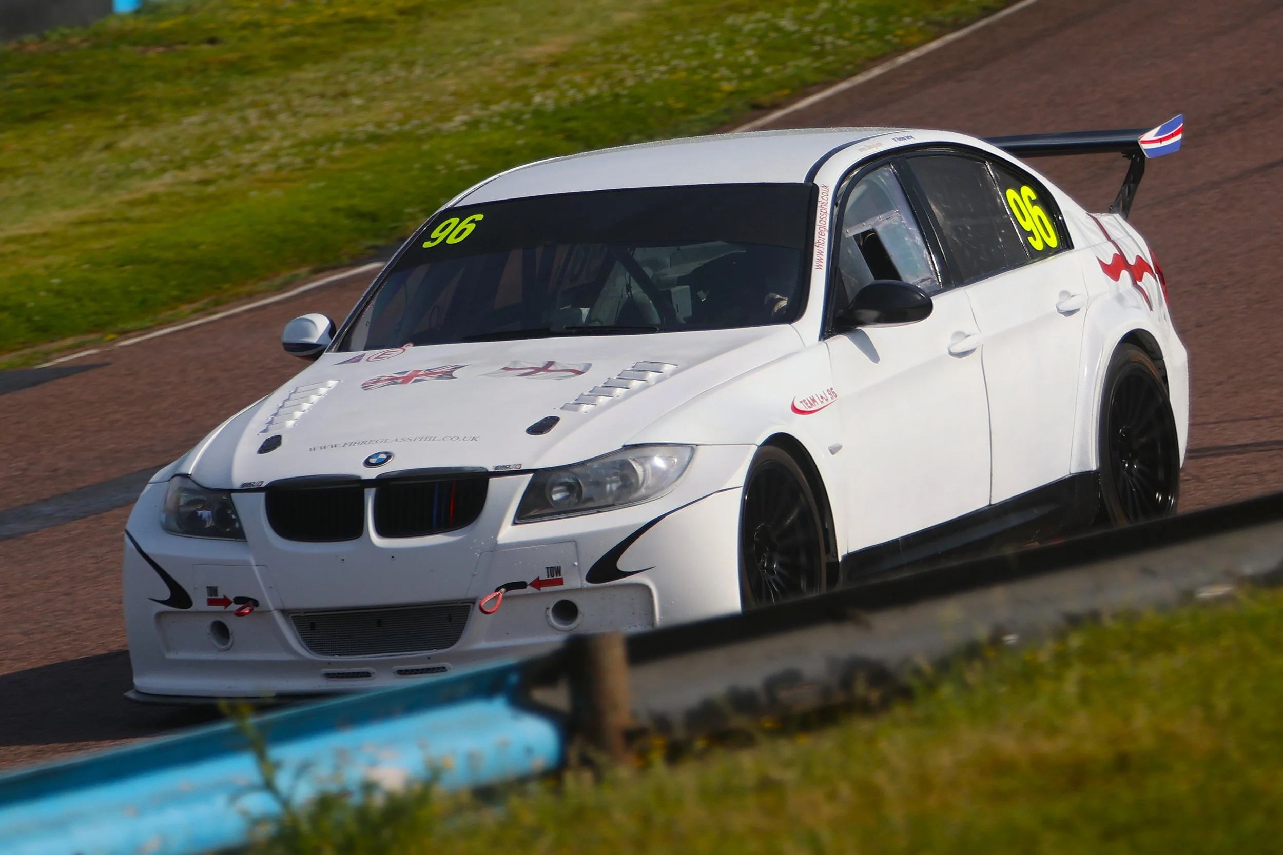 Super Saloon - LHMC Race Day