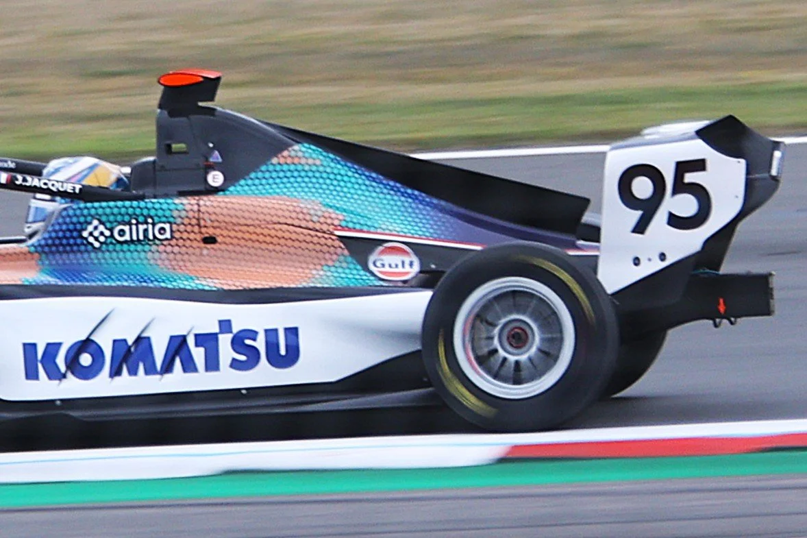 BB010243 crop.JPG