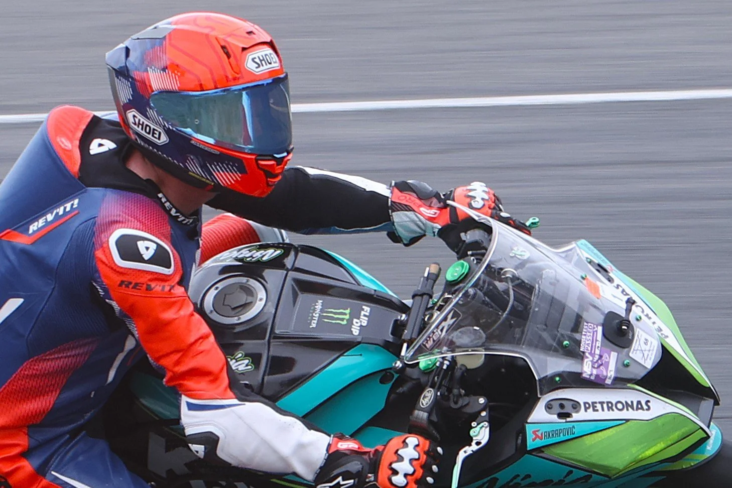 BB016159 crop.JPG