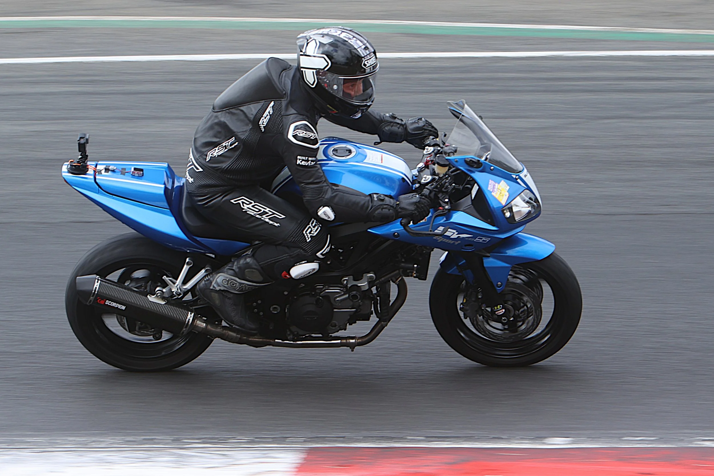BB016498 crop.JPG