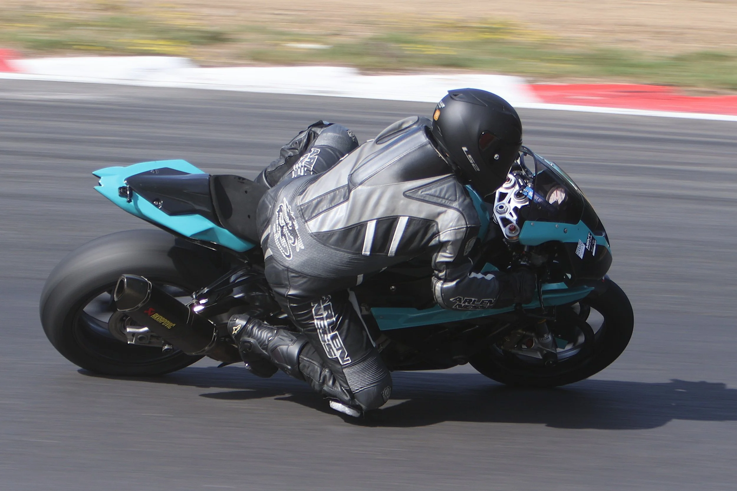 BB013046 crop.JPG