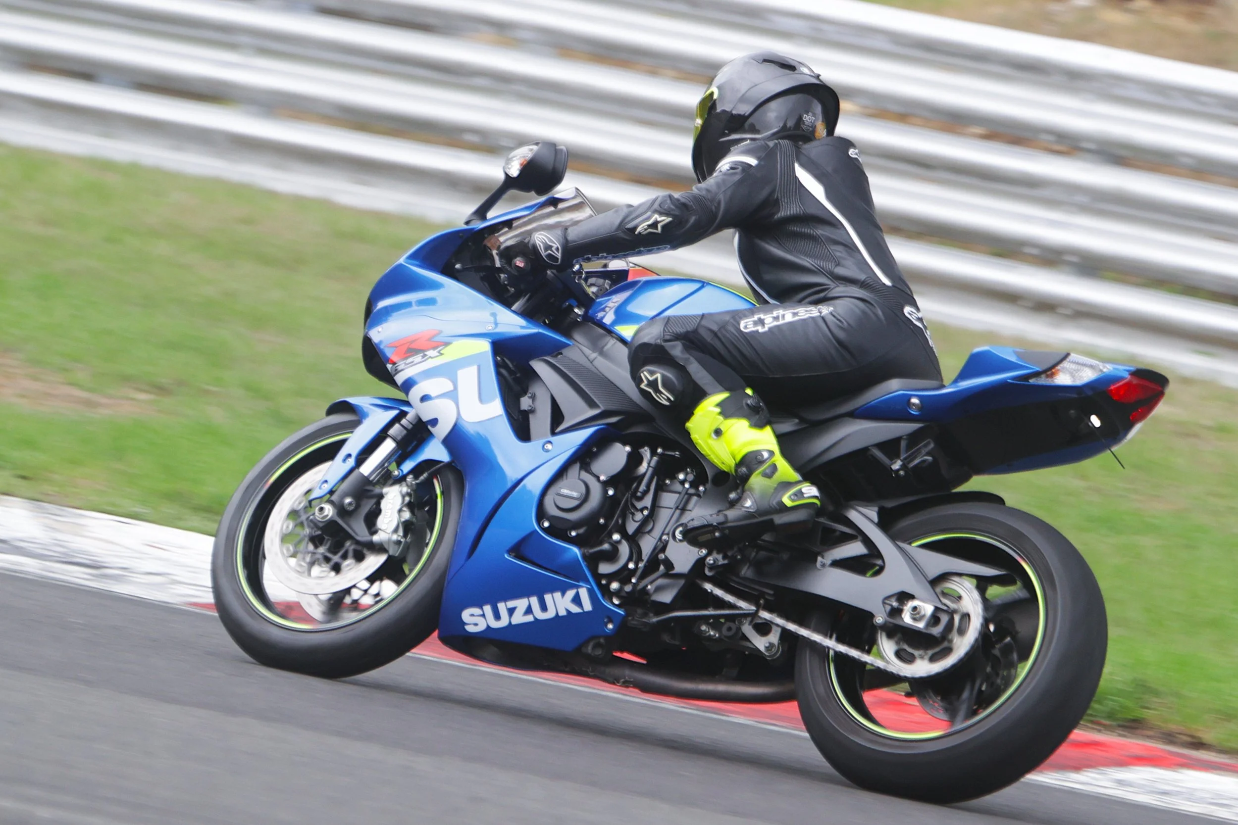 BB015022 crop.jpg