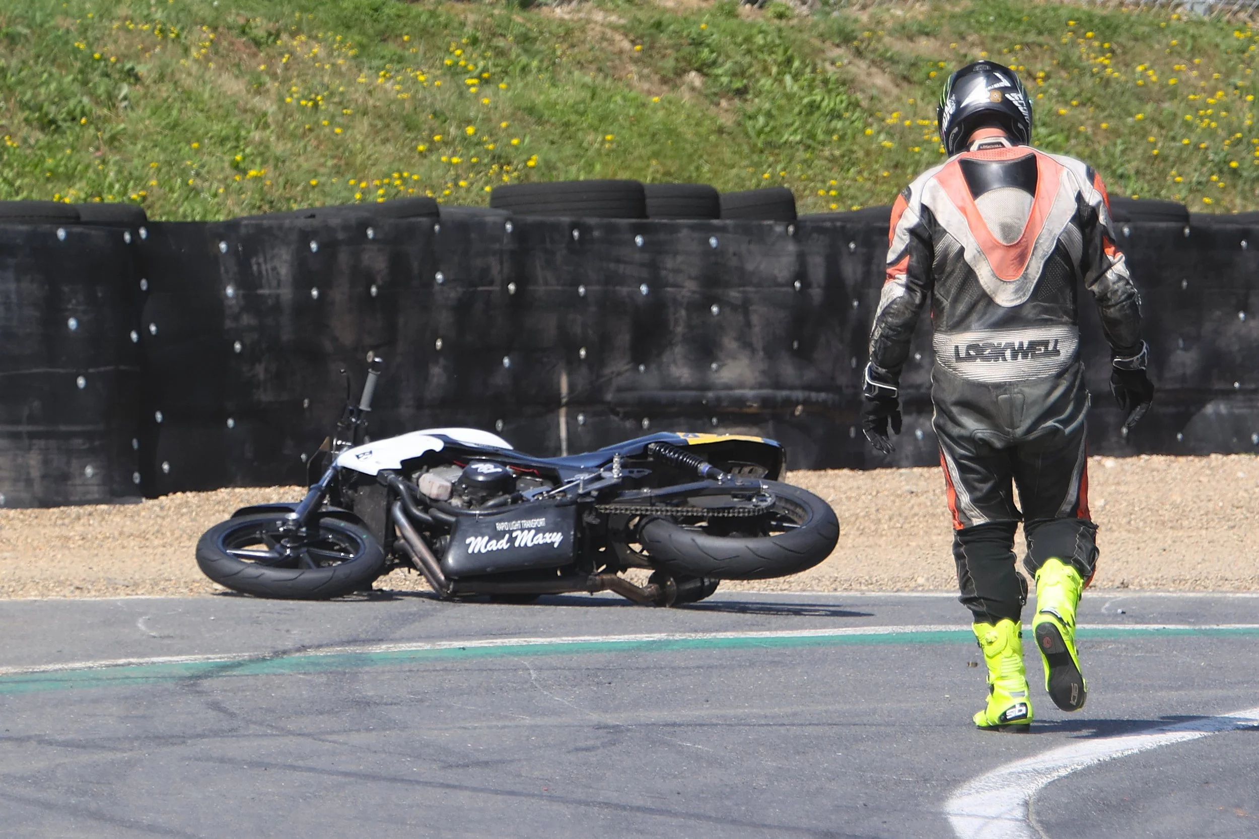 BB013590 crop.JPG