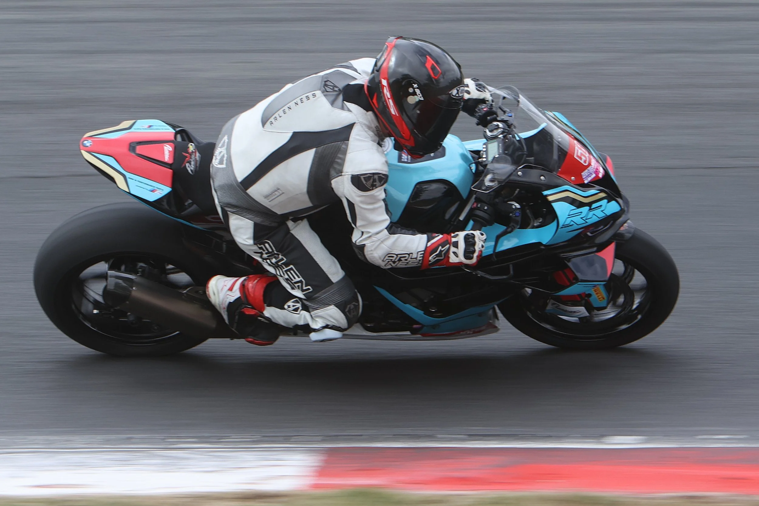 BB016195 crop.JPG
