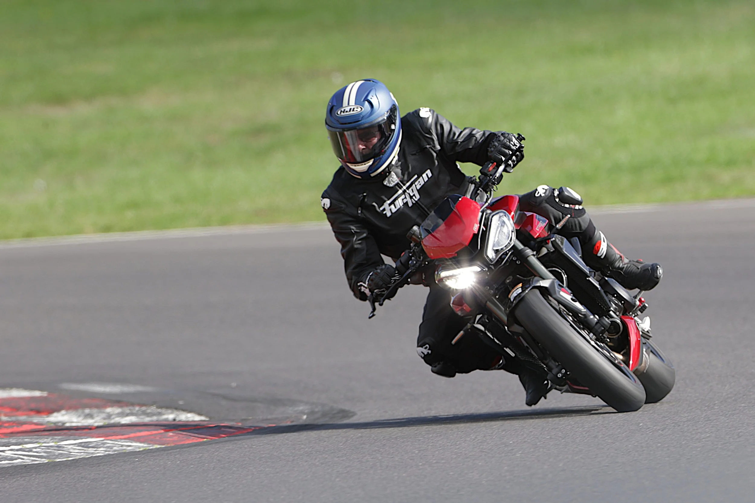 BB015456 crop.jpg