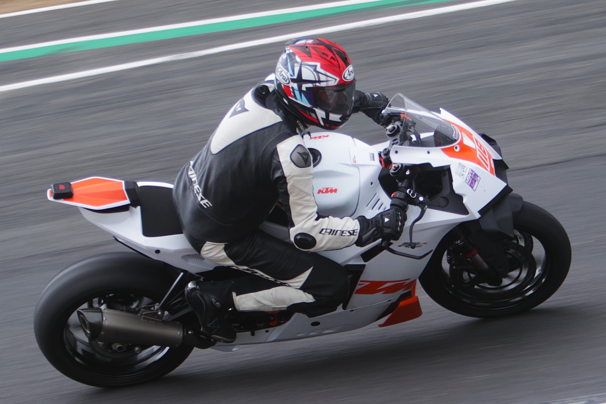 BB013899 crop.jpg