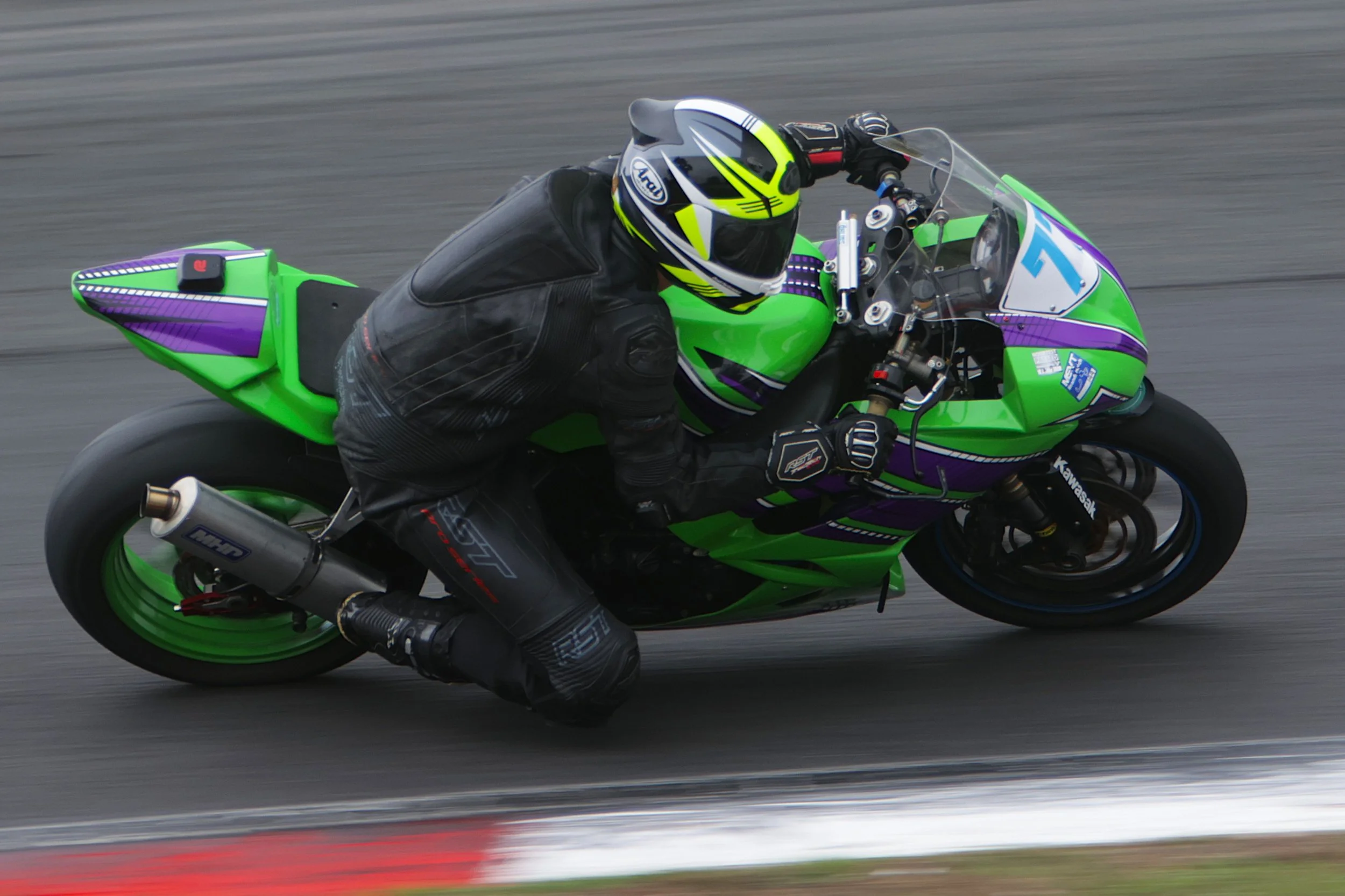 BB013691 crop.jpg