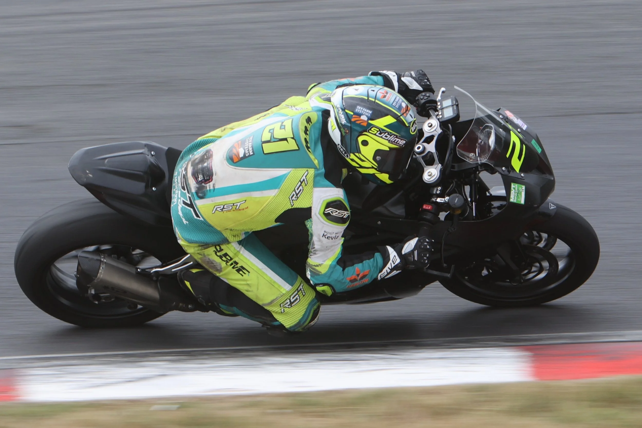 BB015767 crop.JPG