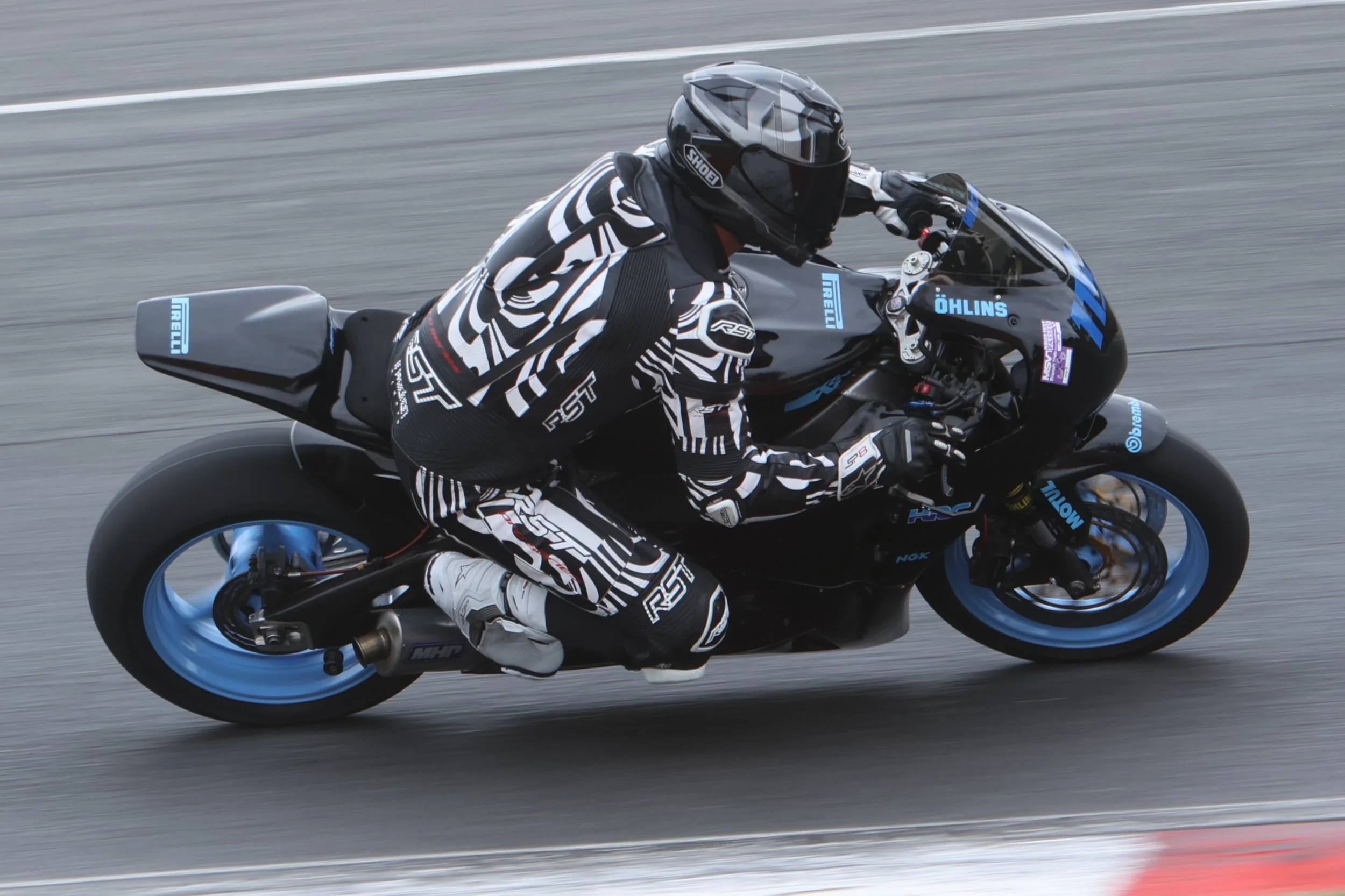 BB015863 crop.JPG