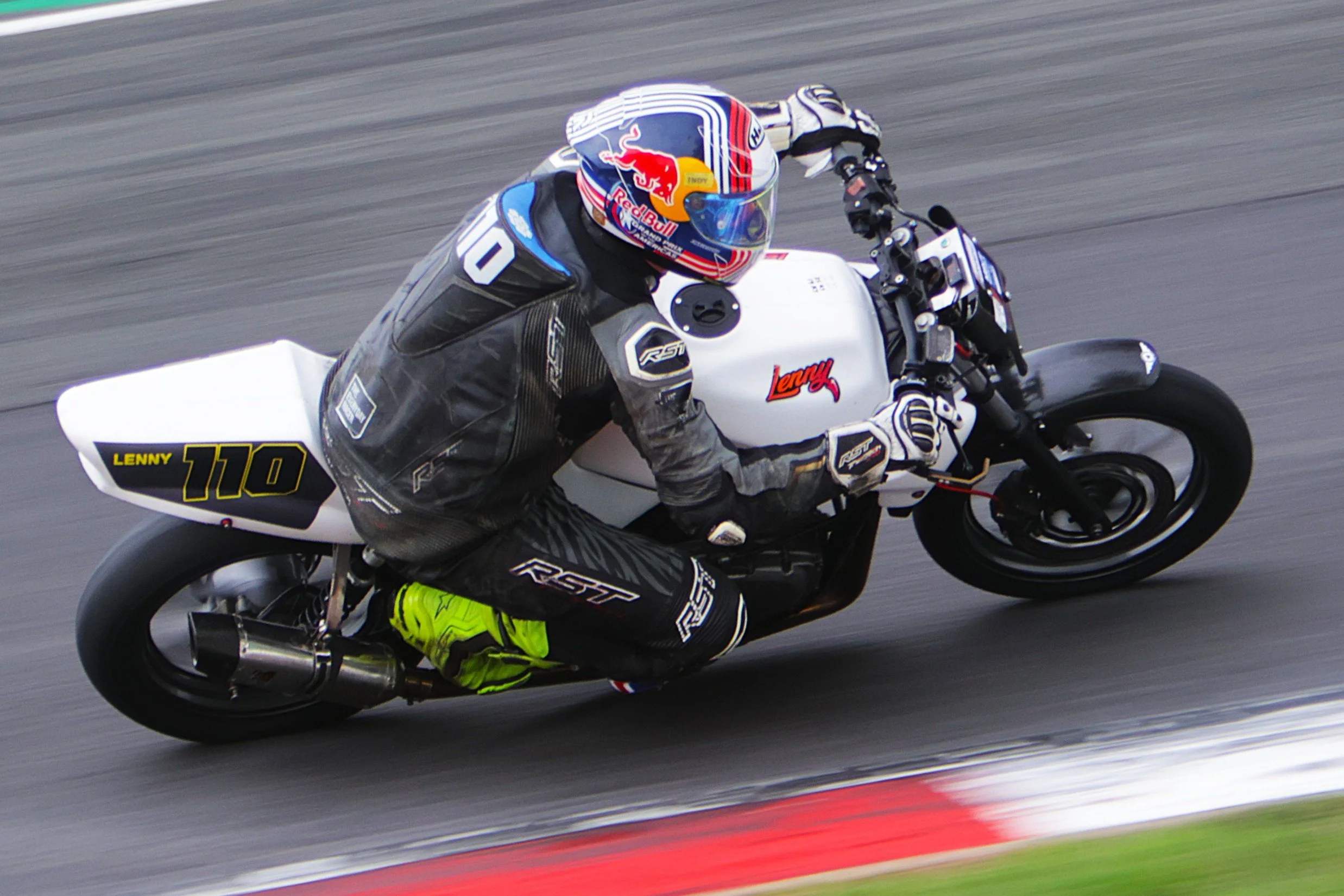 BB013738 crop.jpg