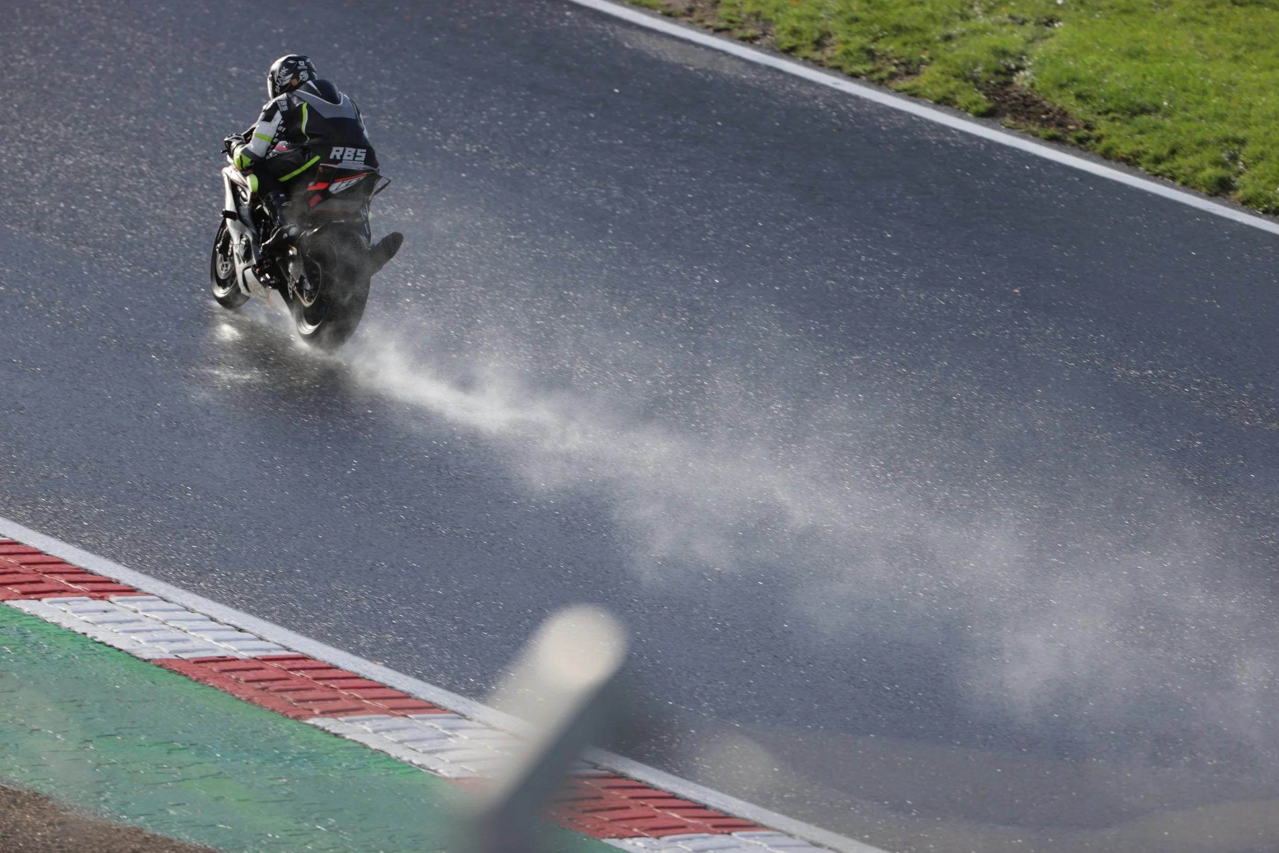 No Limits Bike Track Day - 27 Oct 26 - It was a wet start to the day