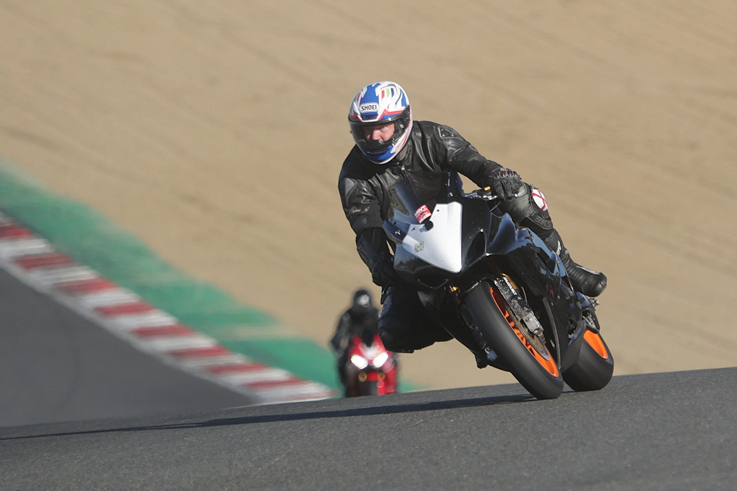 BB011087 crop.jpg