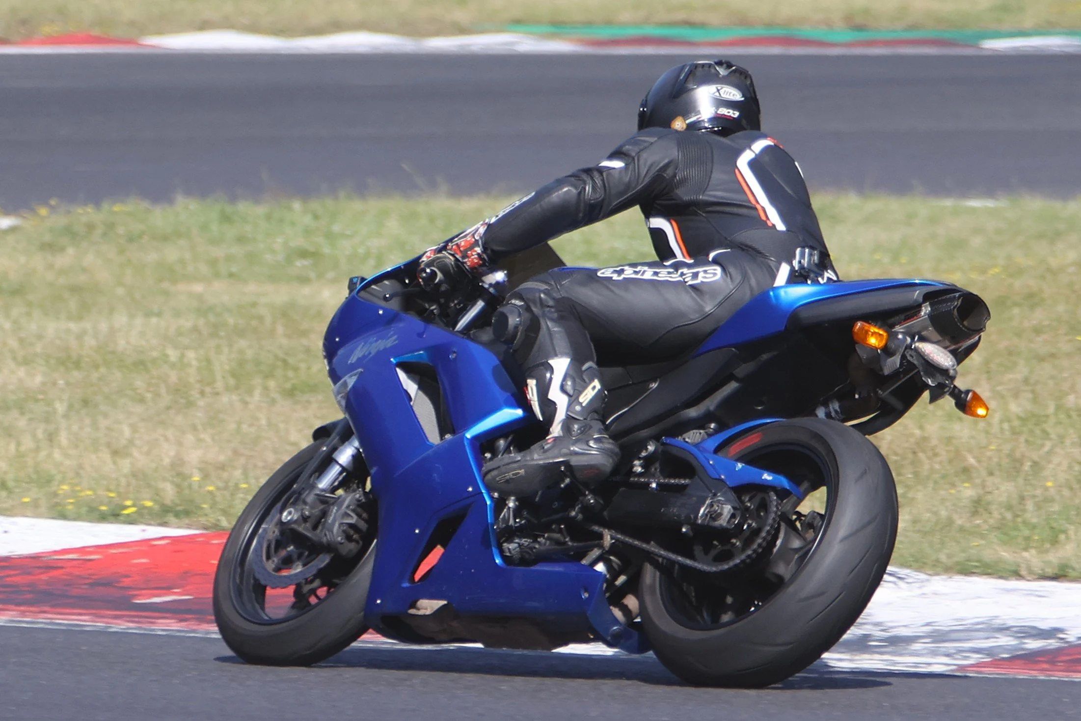 BB013282 crop.JPG