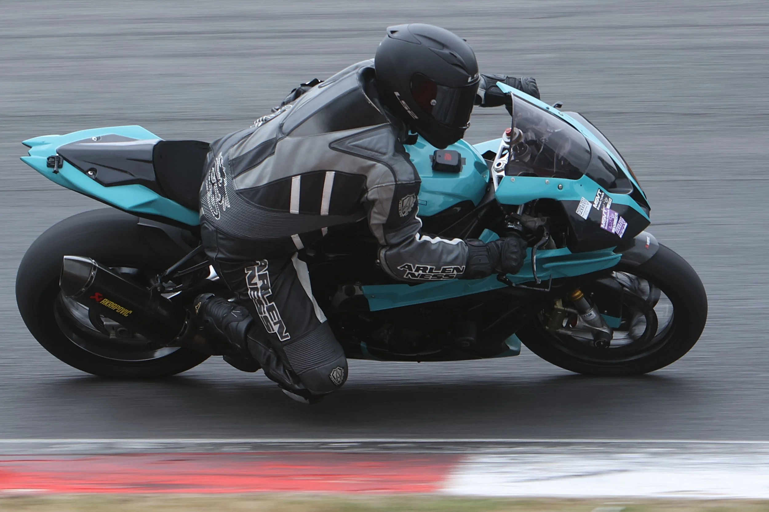 BB015833 crop.JPG