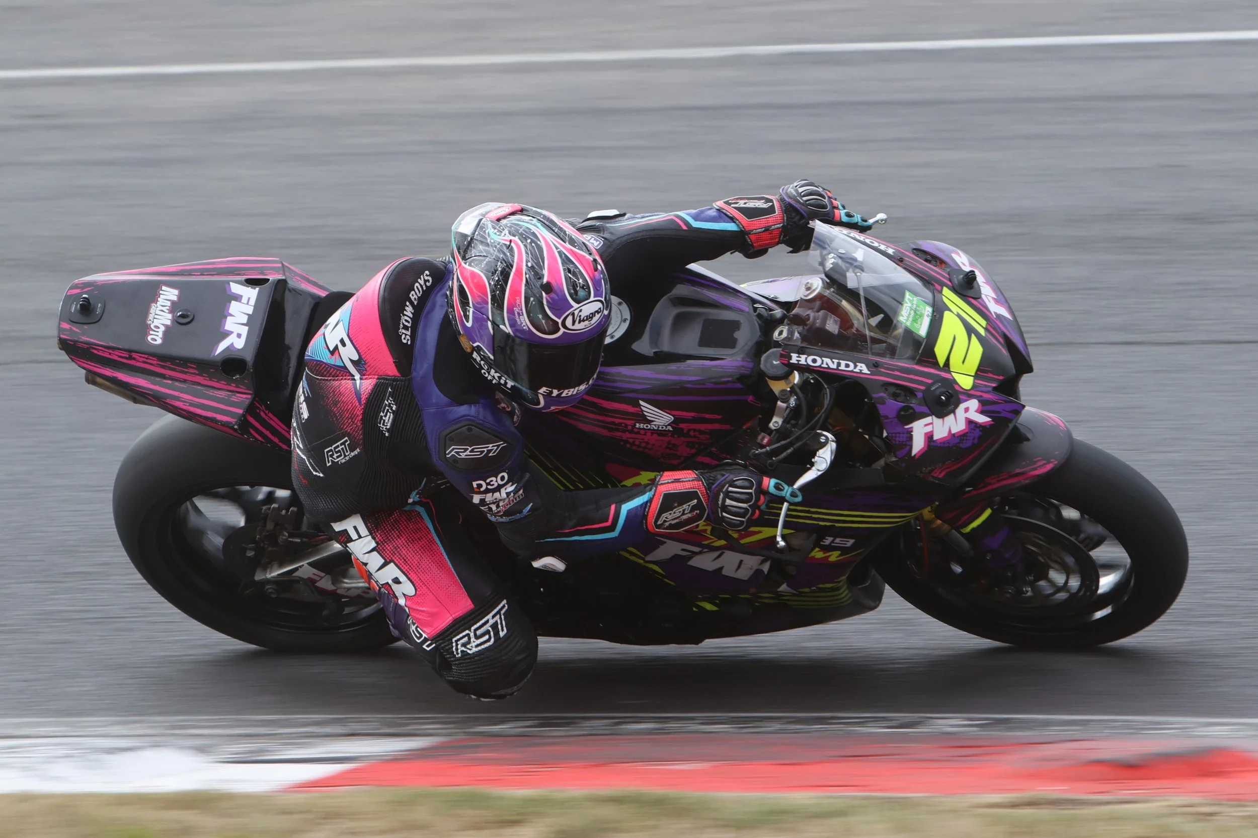 BB015647 crop.JPG