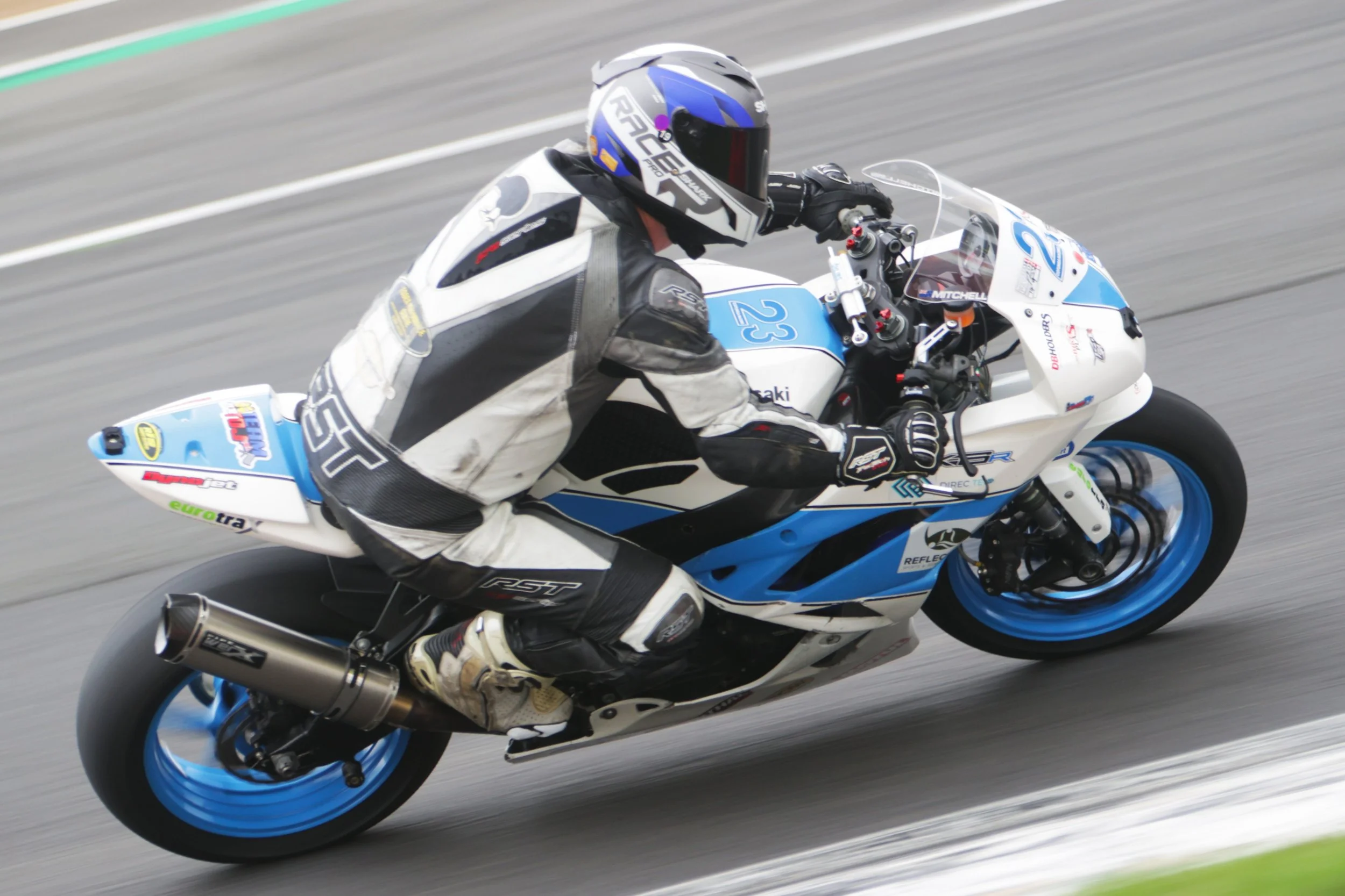 BB013560 crop.jpg