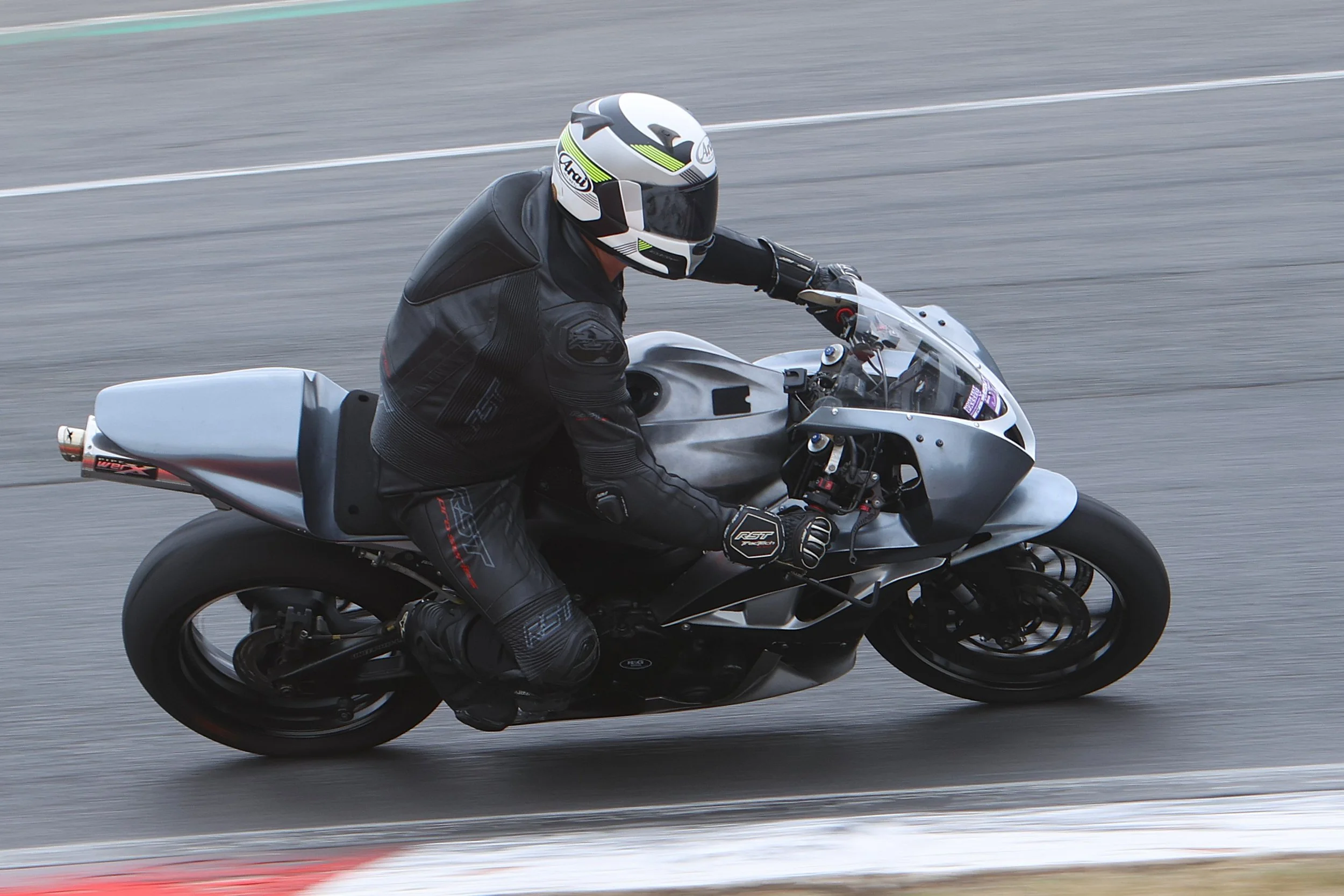 BB015850 crop.JPG