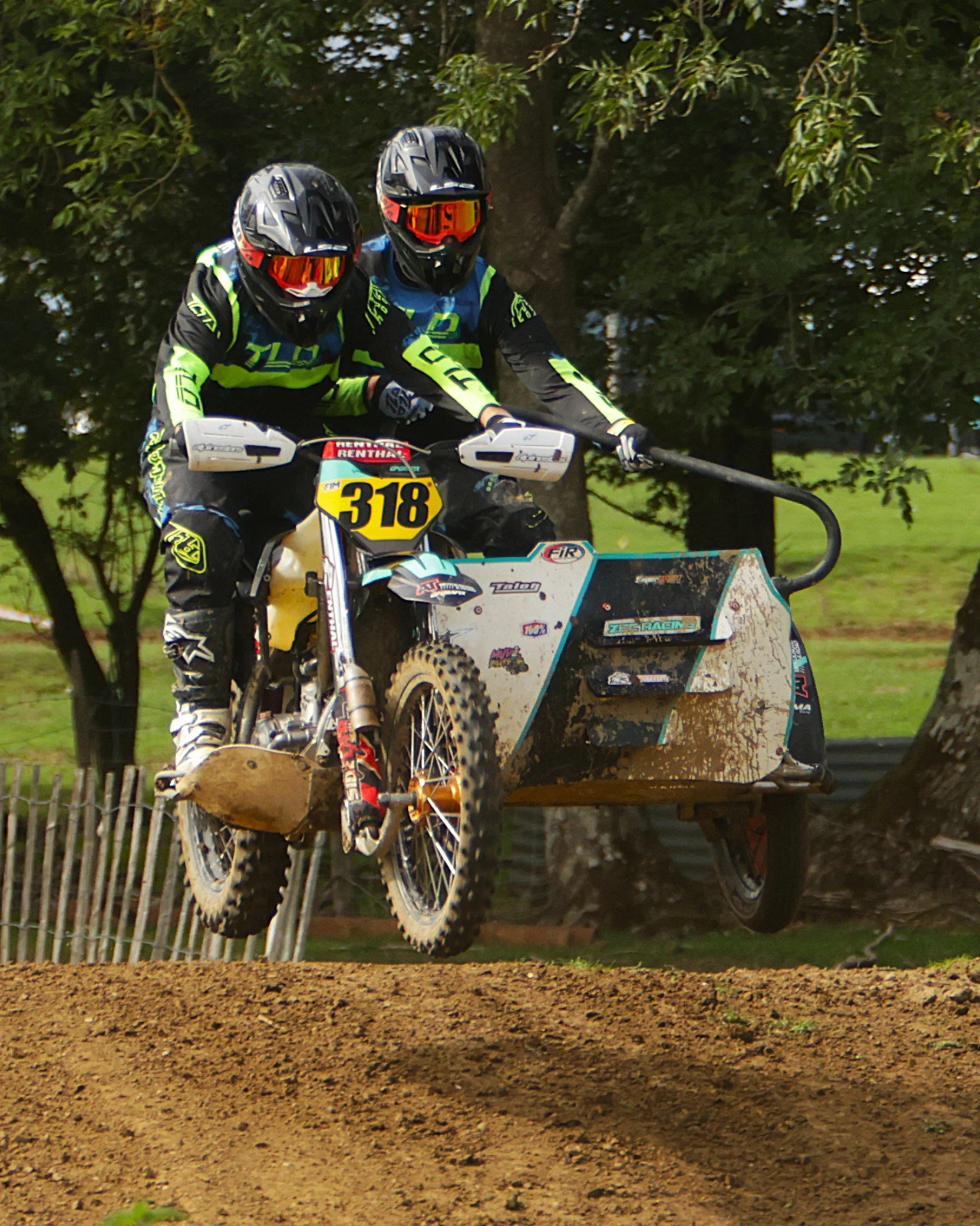 BB017100 crop.jpg