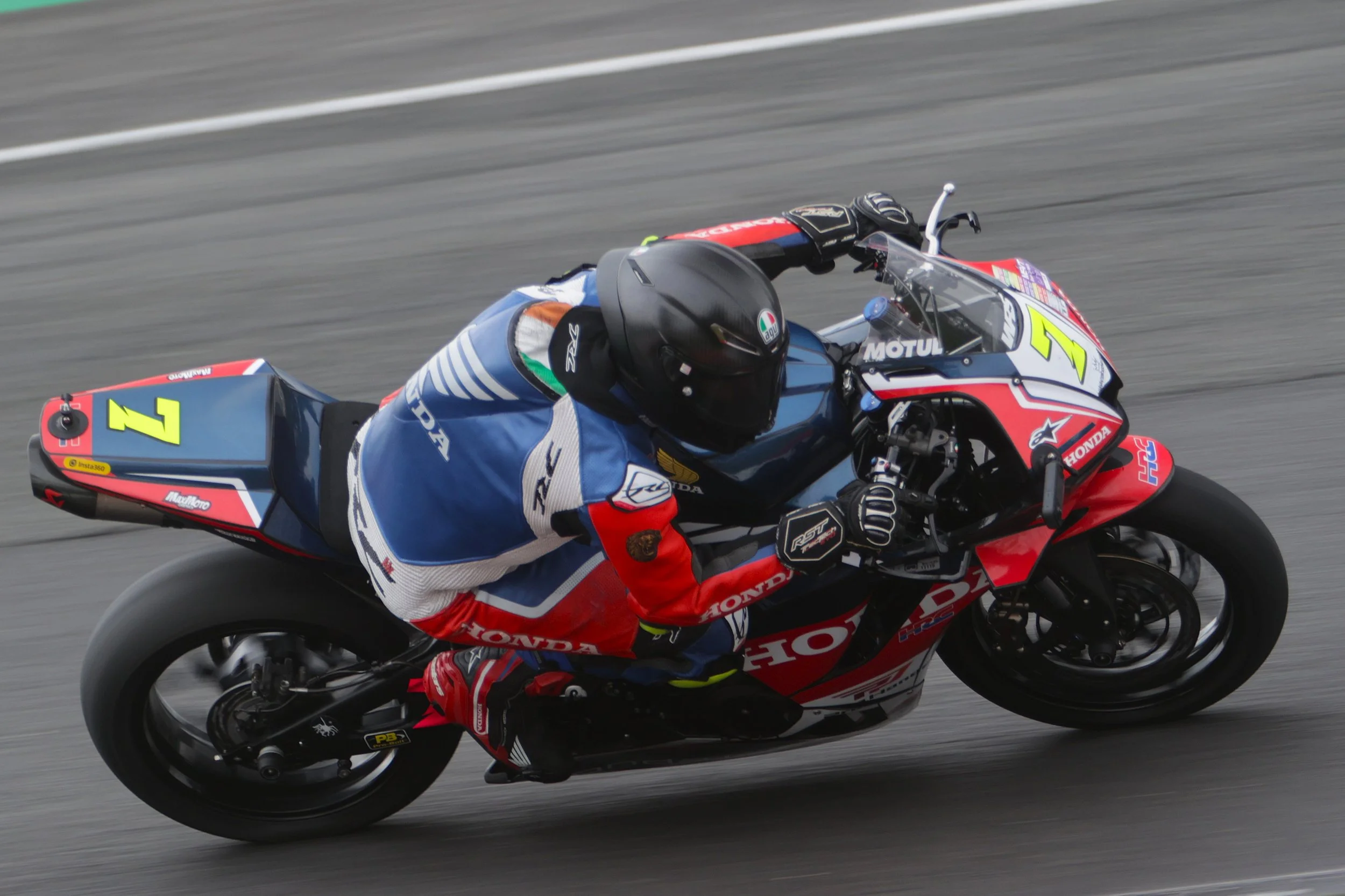 BB013839 crop.jpg