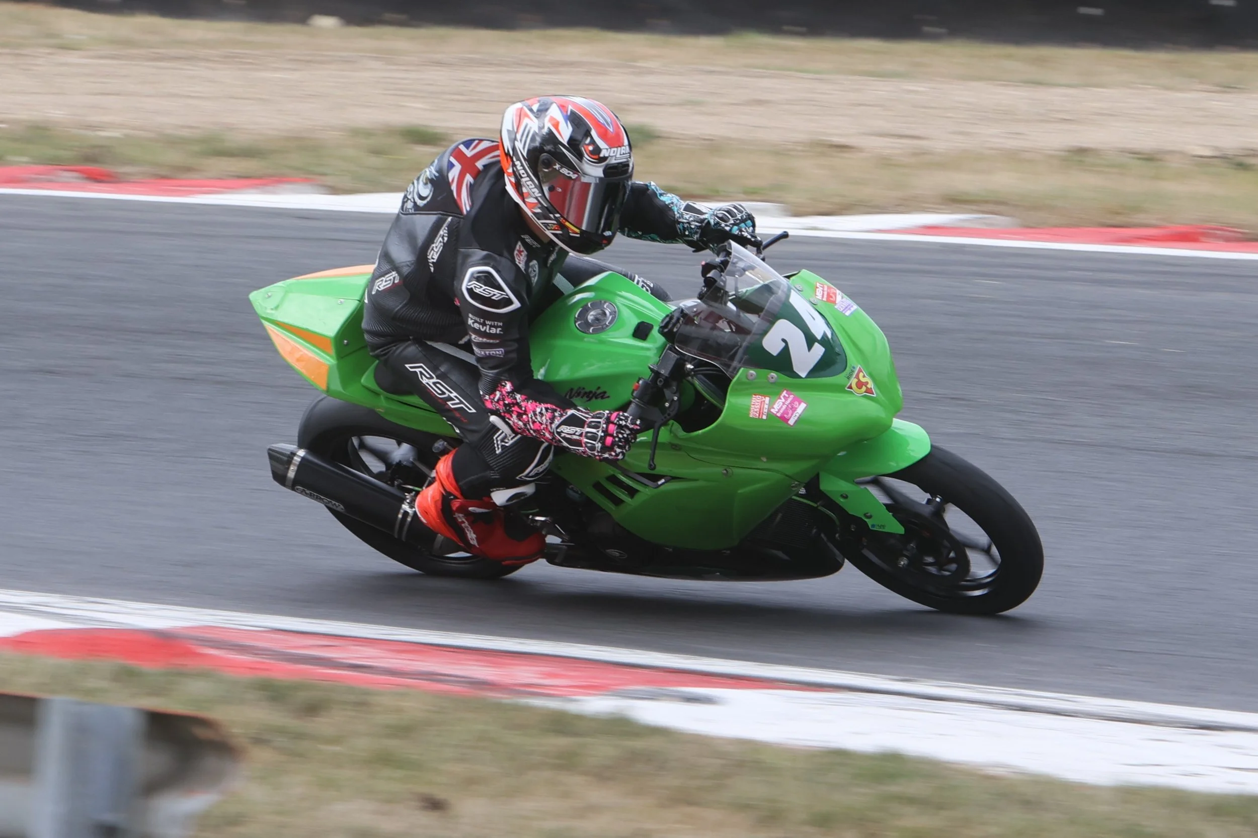 BB016407 crop.JPG