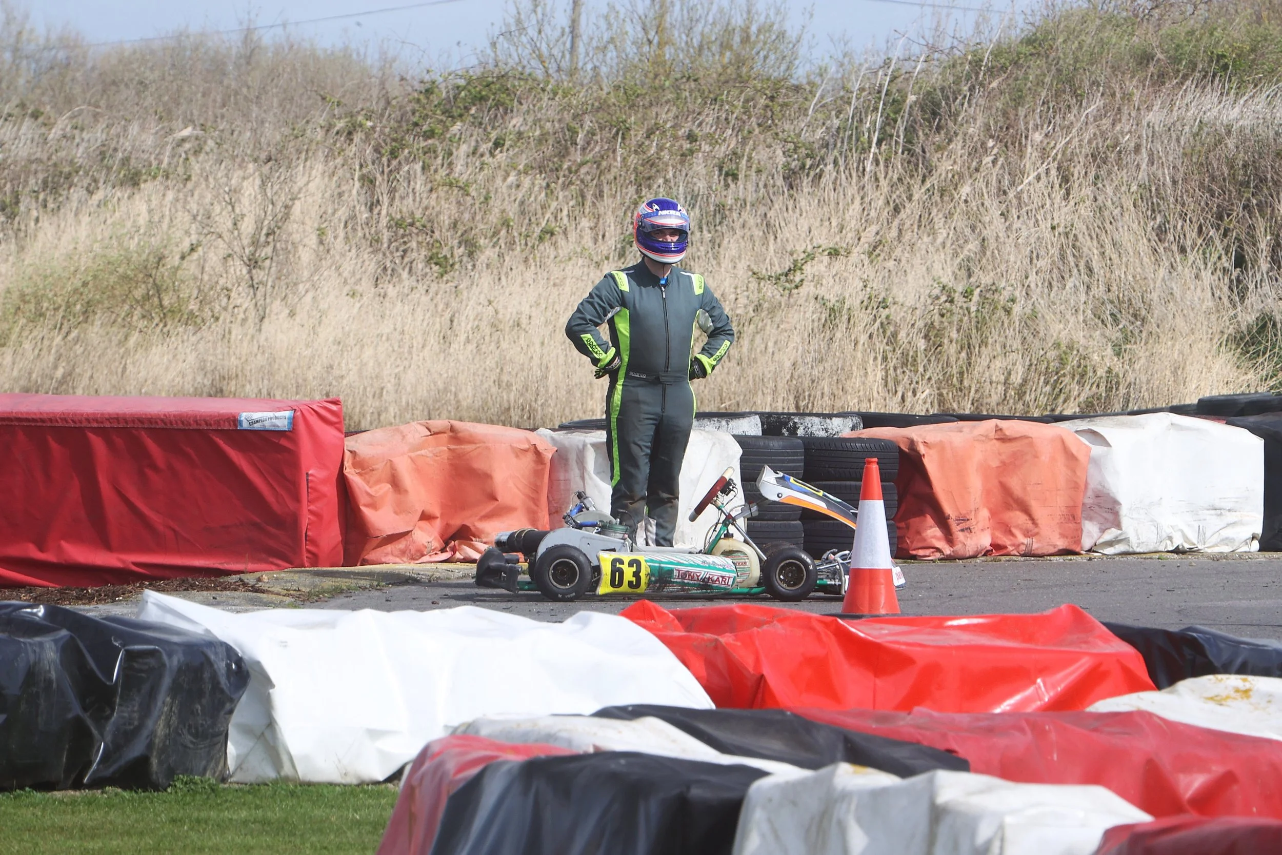 Formula Blue Kart Racing - can't park there