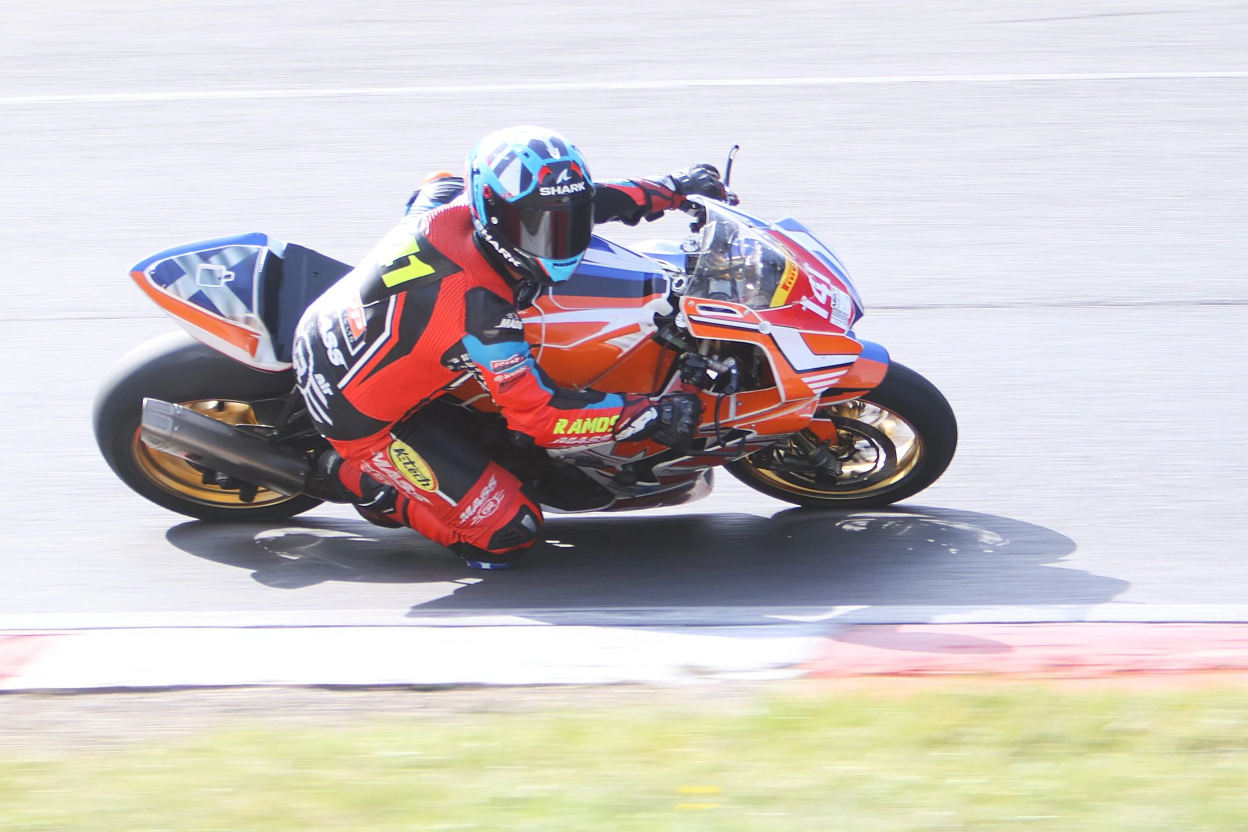 BB012051 crop.JPG