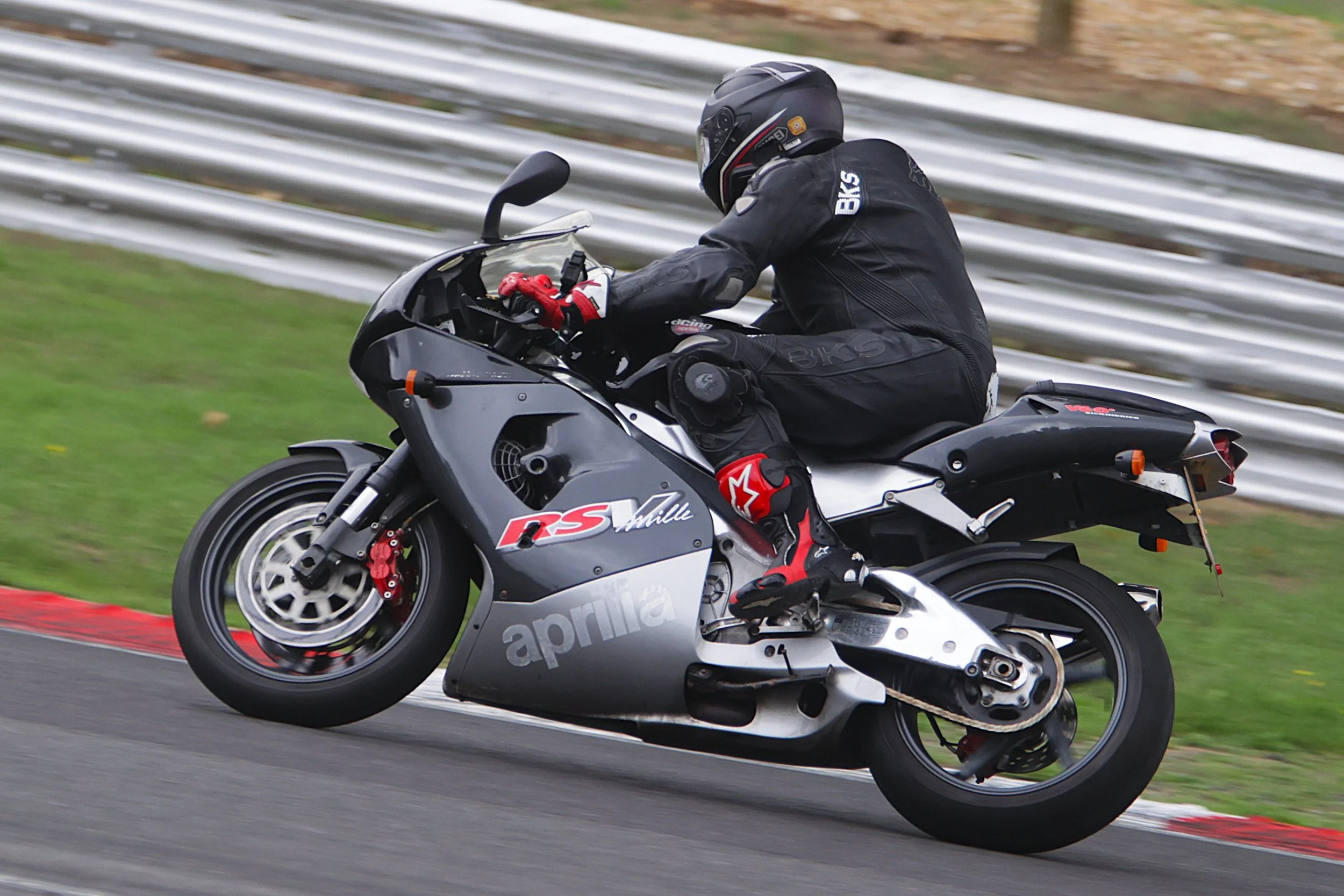 BB015009 crop.jpg