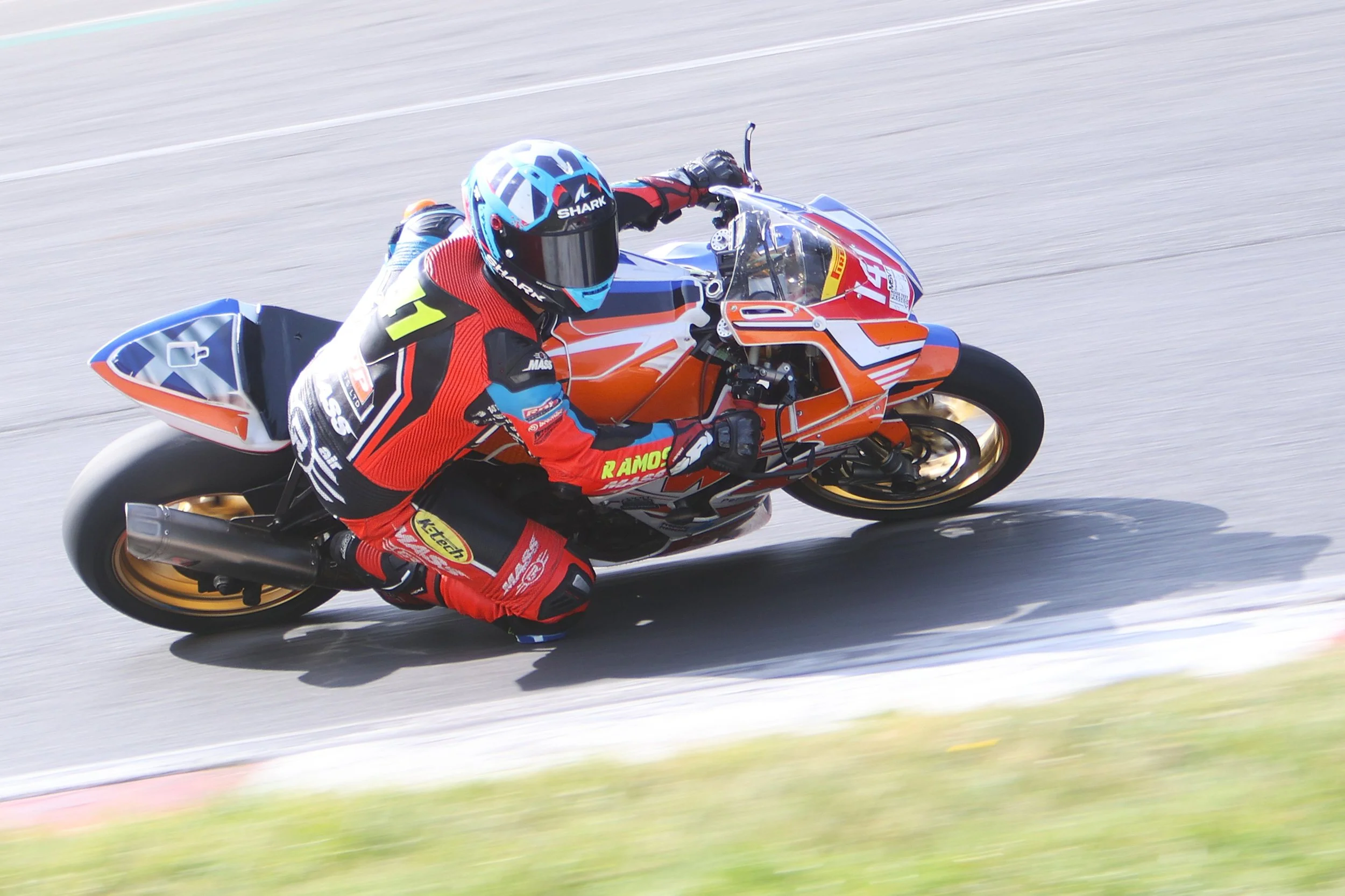 BB012053 crop.JPG