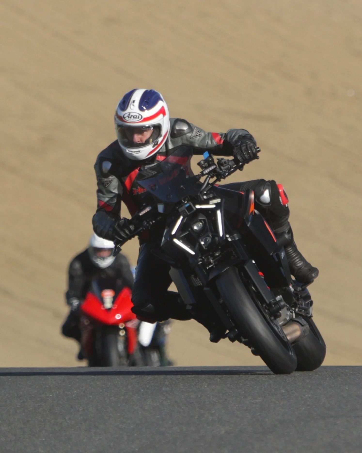 BB011085 crop.jpg
