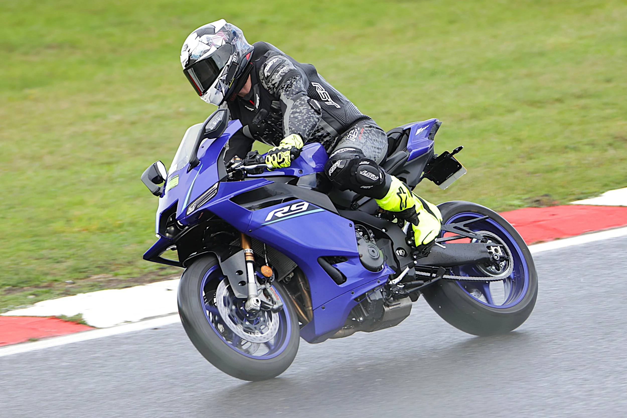 No Limits Bike Track Day - 27 Oct 26 - Paddock Hill Bend
