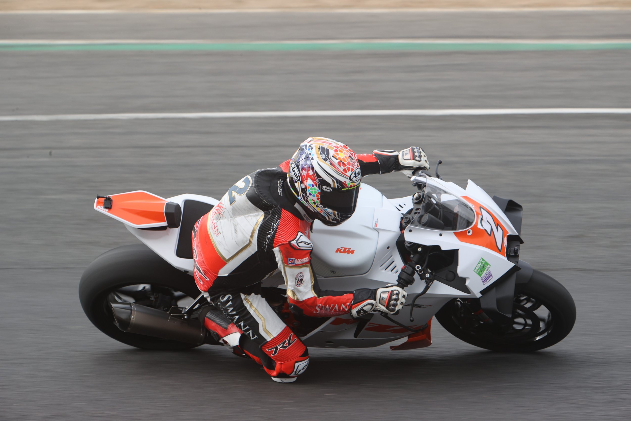 BB015608 crop.JPG