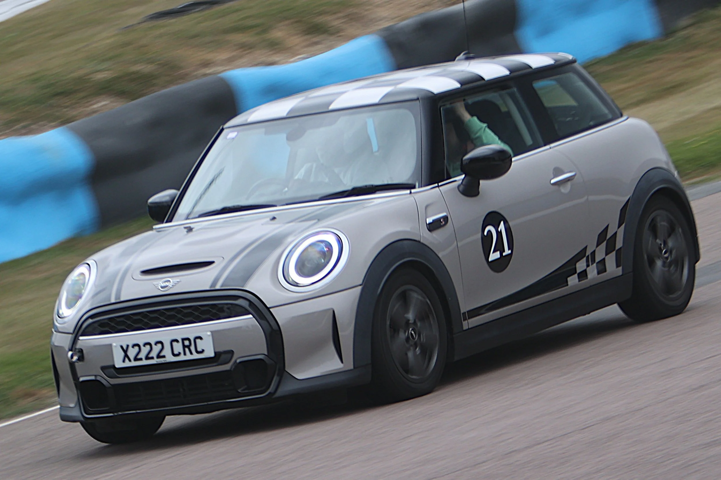 BB019294 crop.JPG