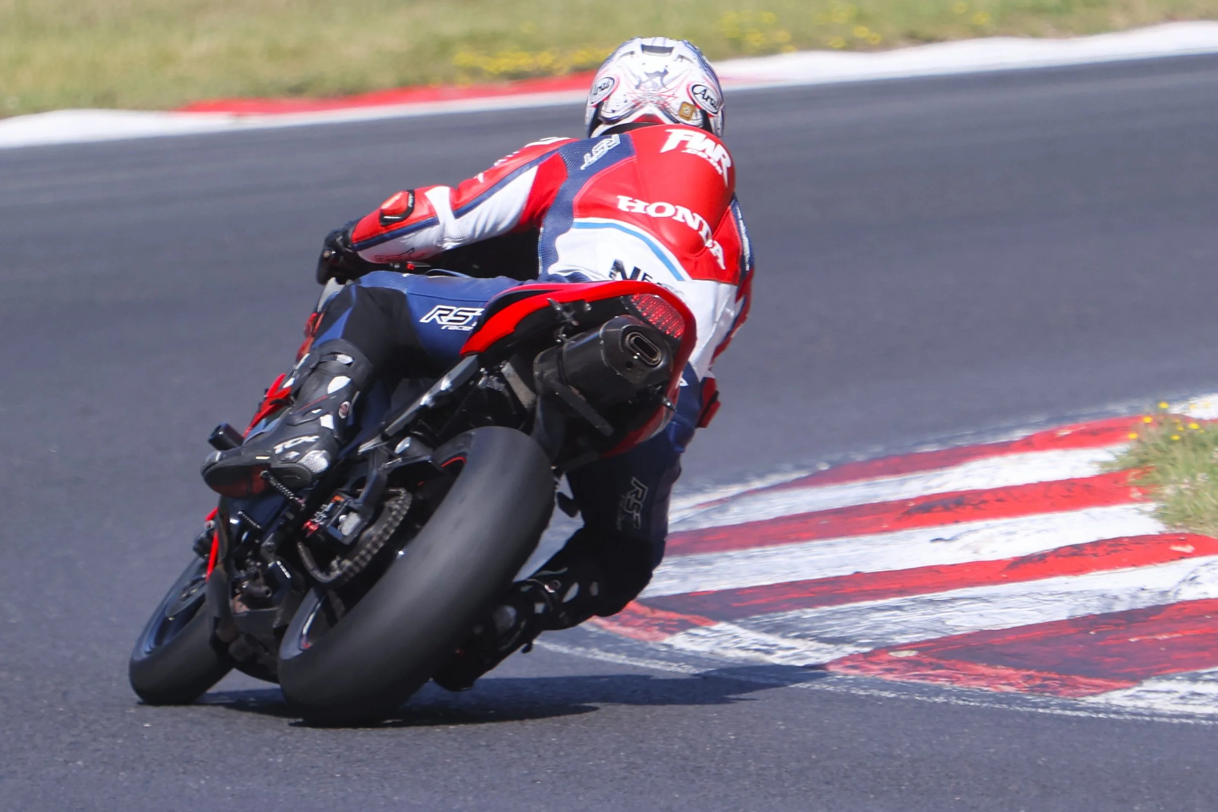 BB013351 crop.JPG