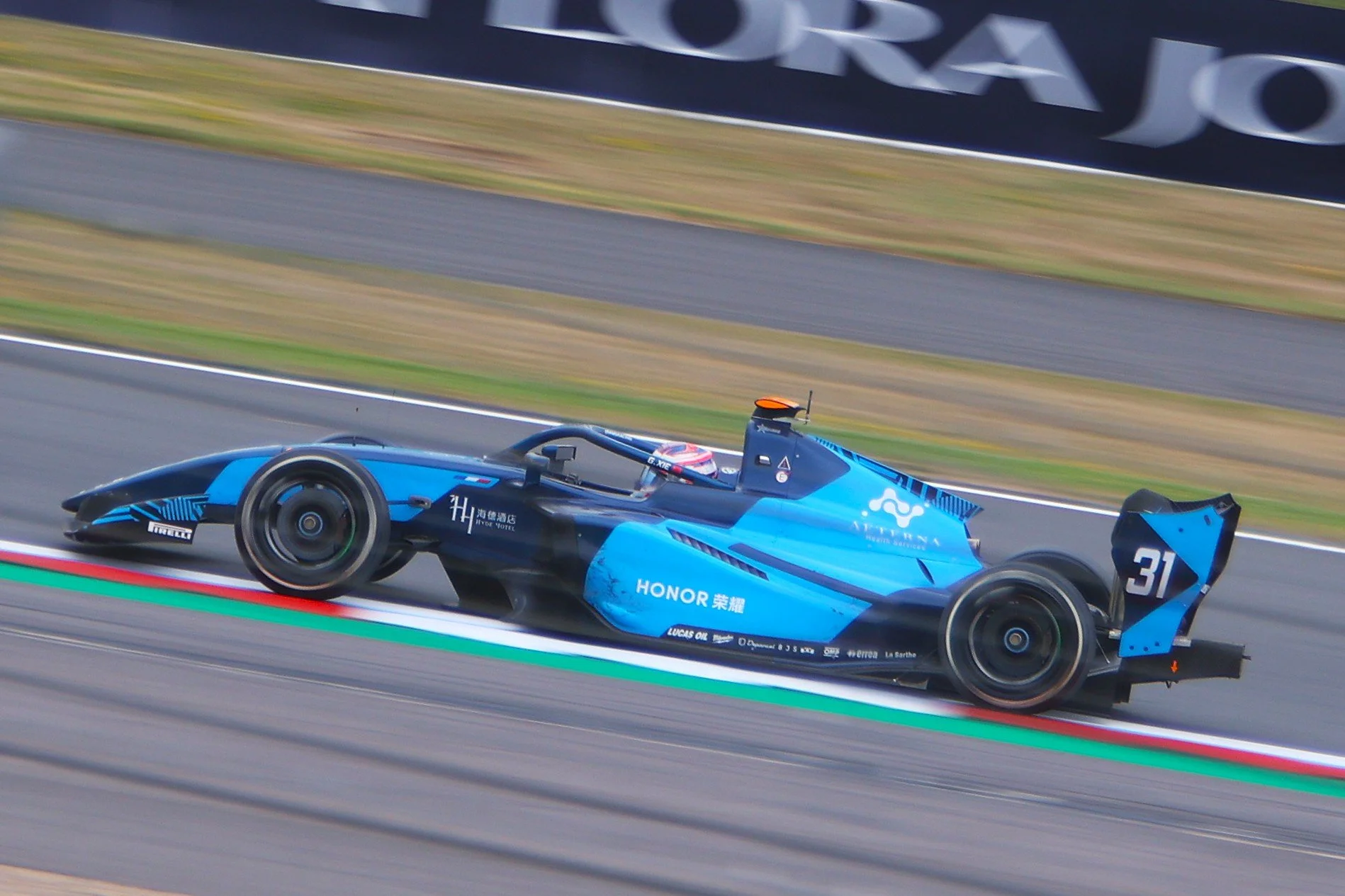 BB010139 crop.JPG