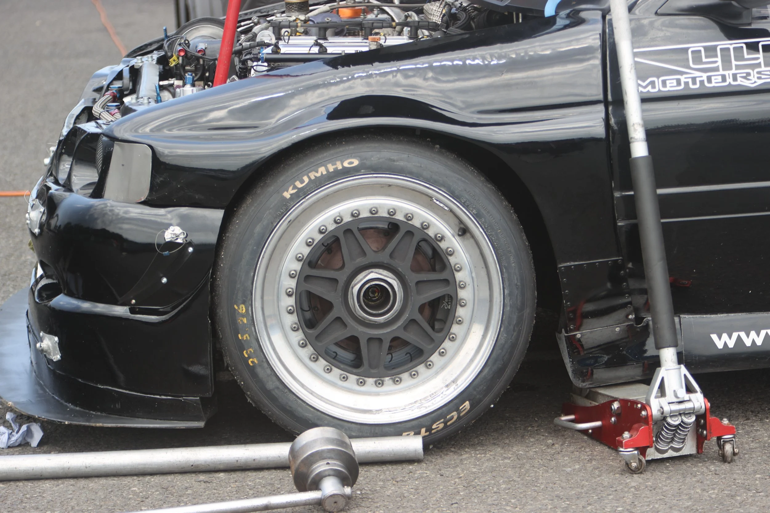 Life in the Pits - LHMC Race Day