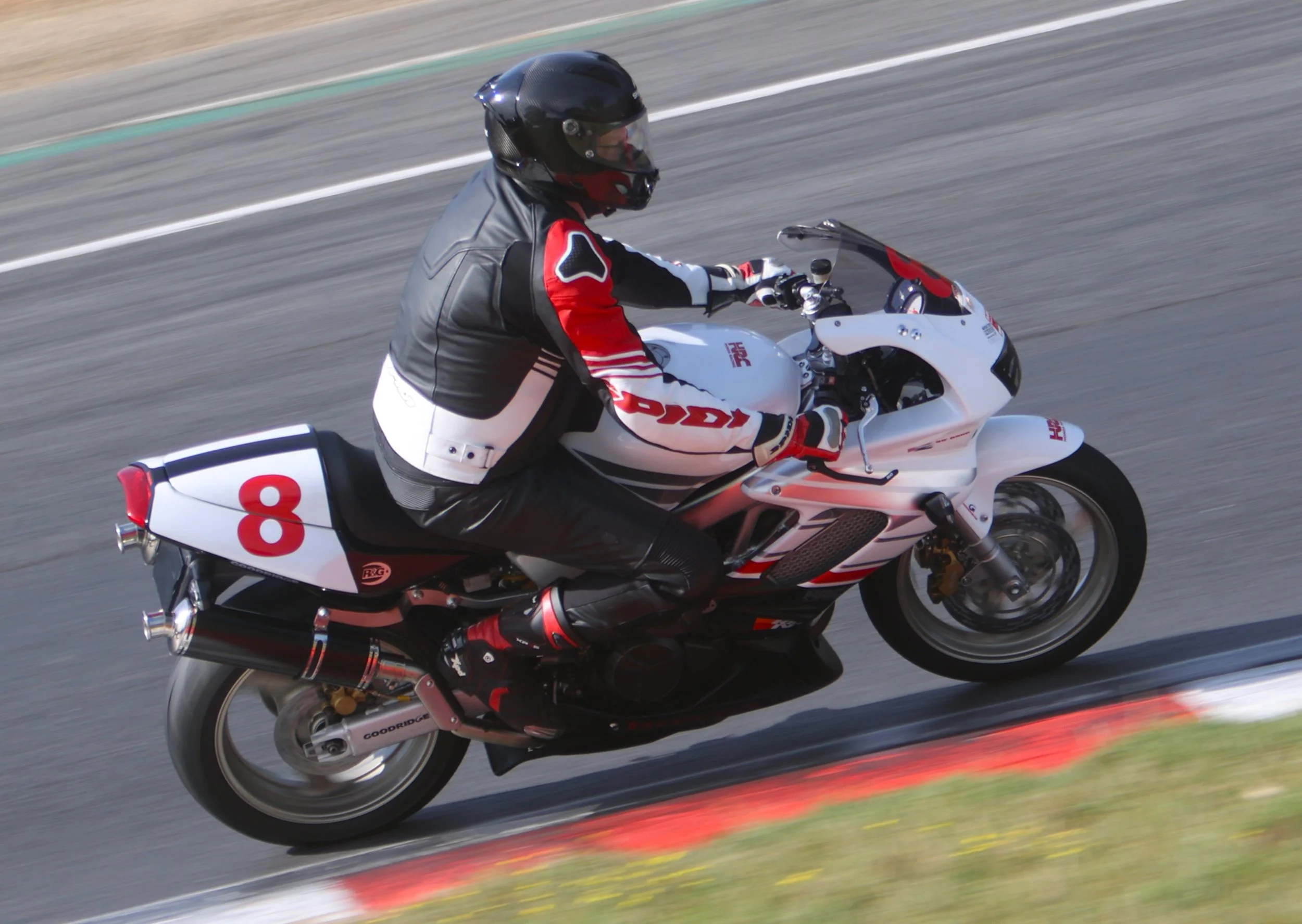 BB012867 crop.JPG