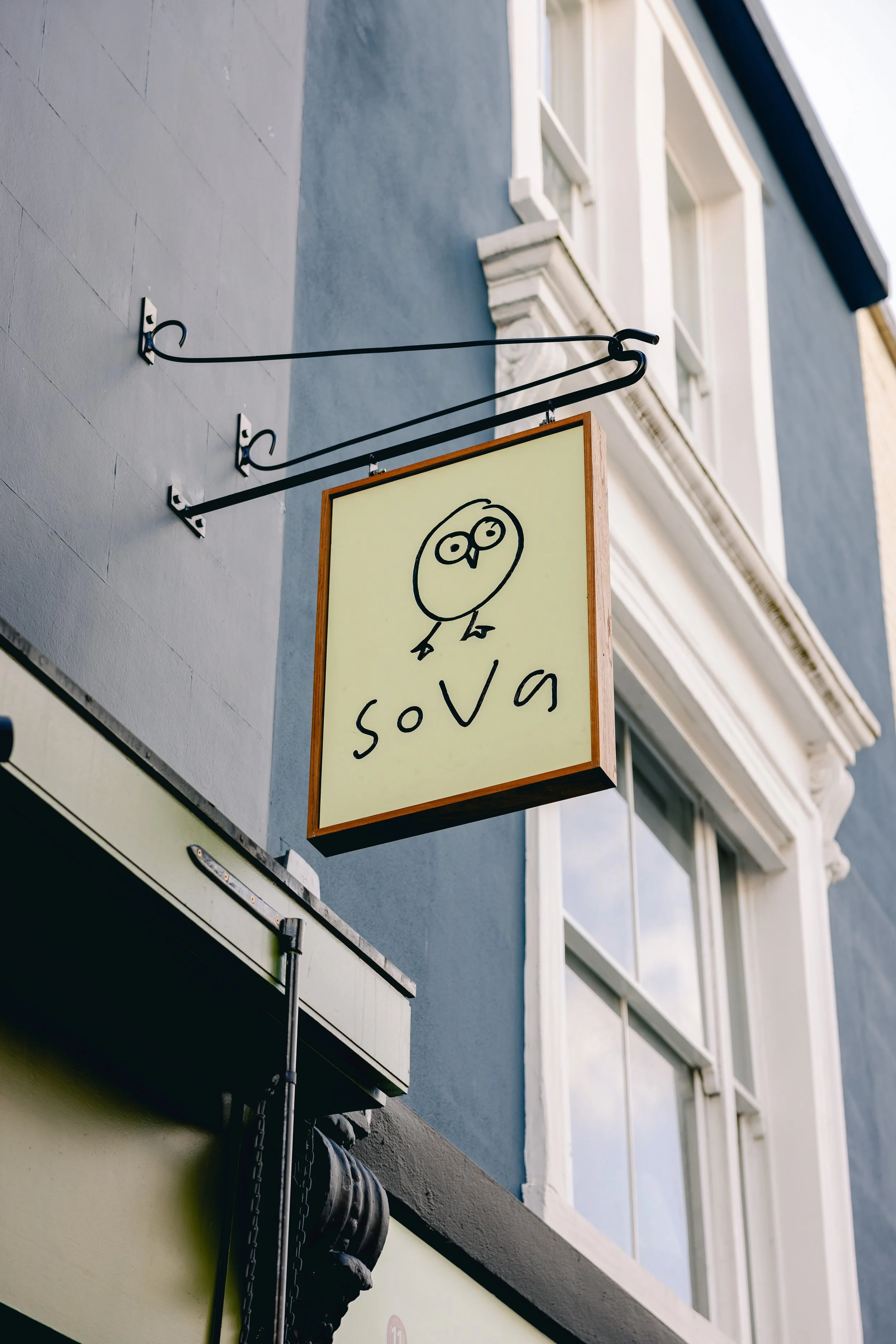 sova, a wine and vinyl bar, opens in Notting Hill