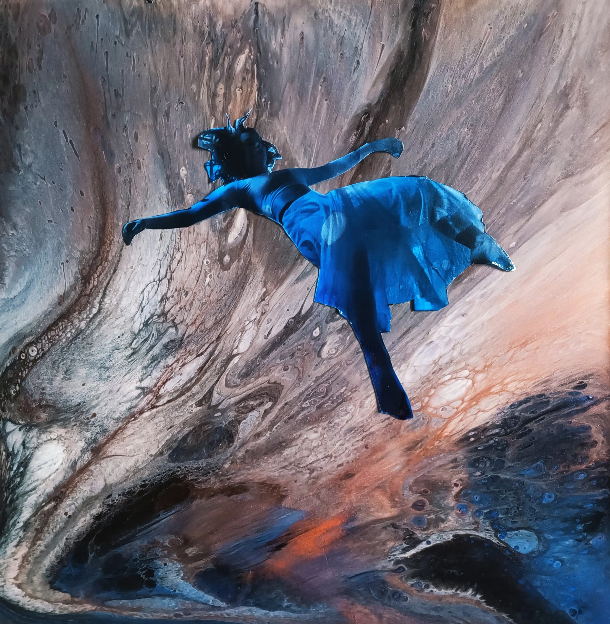 "Beyond gravity"
Acryl, Pigments, Resin and Photographic paper on Canvas
Size: 50x50
Sold