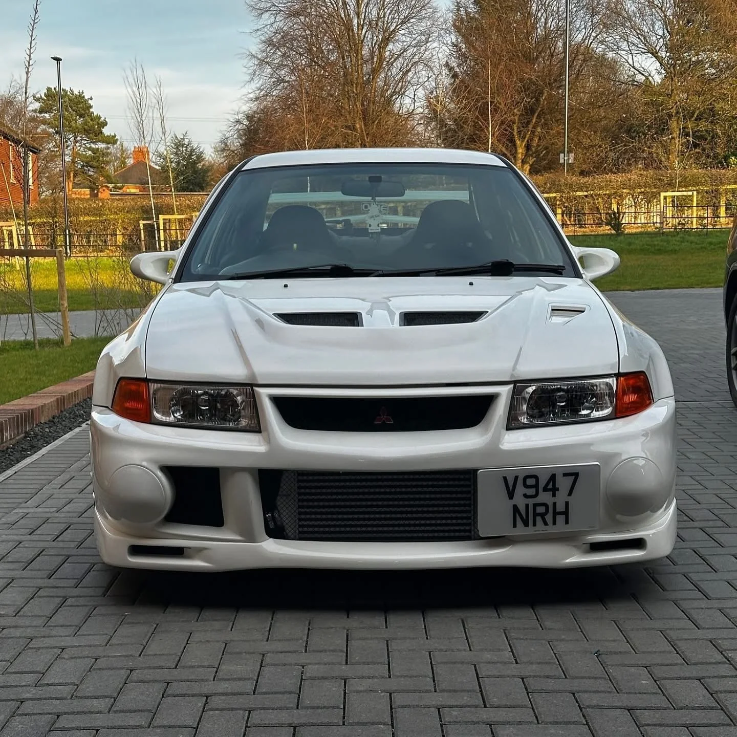 (SOLD - JDM Spec 1999 Mitsubishi Lancer Evolution VI GSR (Scotia White)