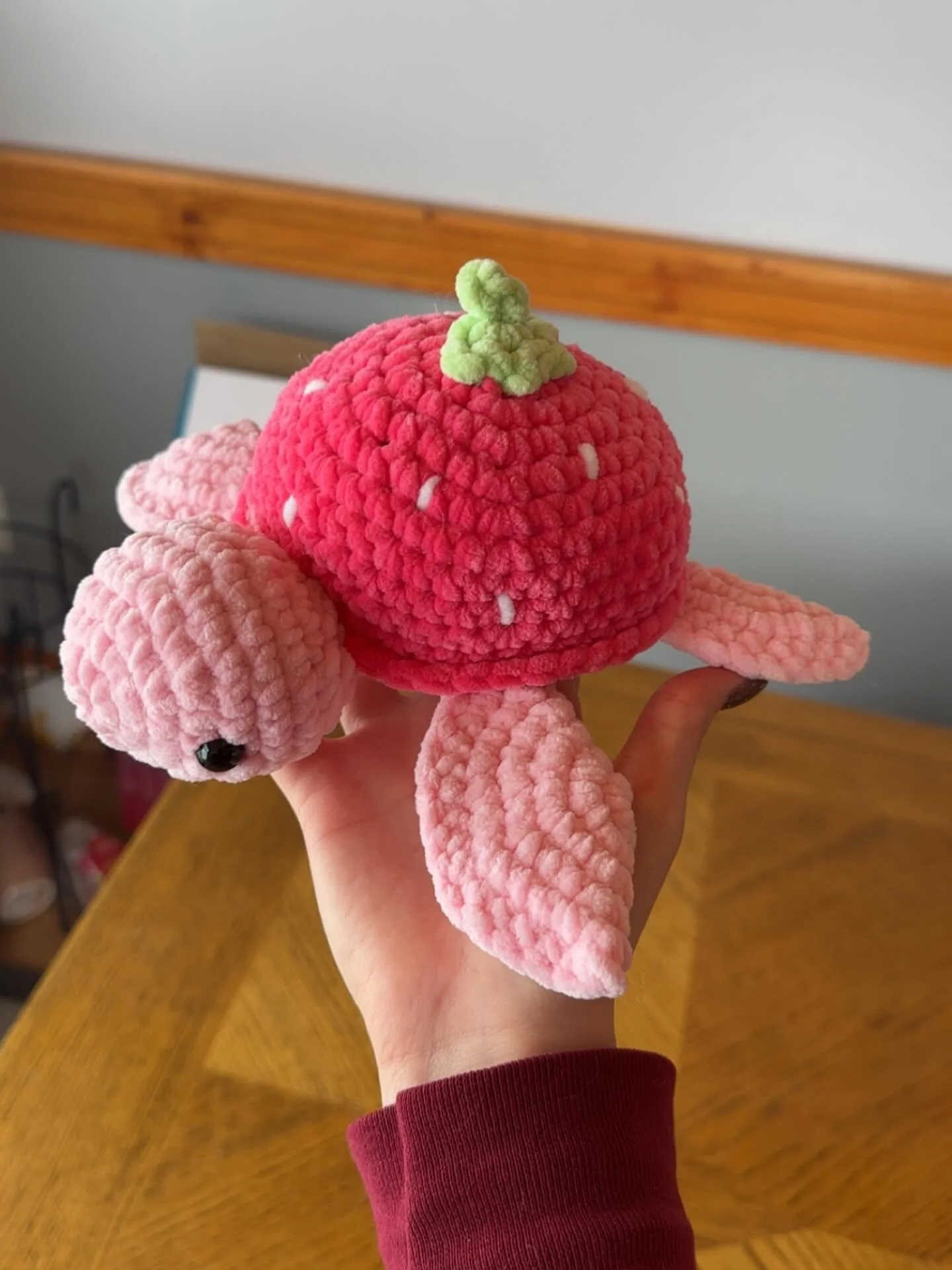 Recently got a MASSIVE yarn haul (potential video coming soon?) and the first thing I had to do was make a strawberry turtle. I&rsquo;m obsessed 😍😍

#crochet #fruit #turtle #amigurumi #handmade