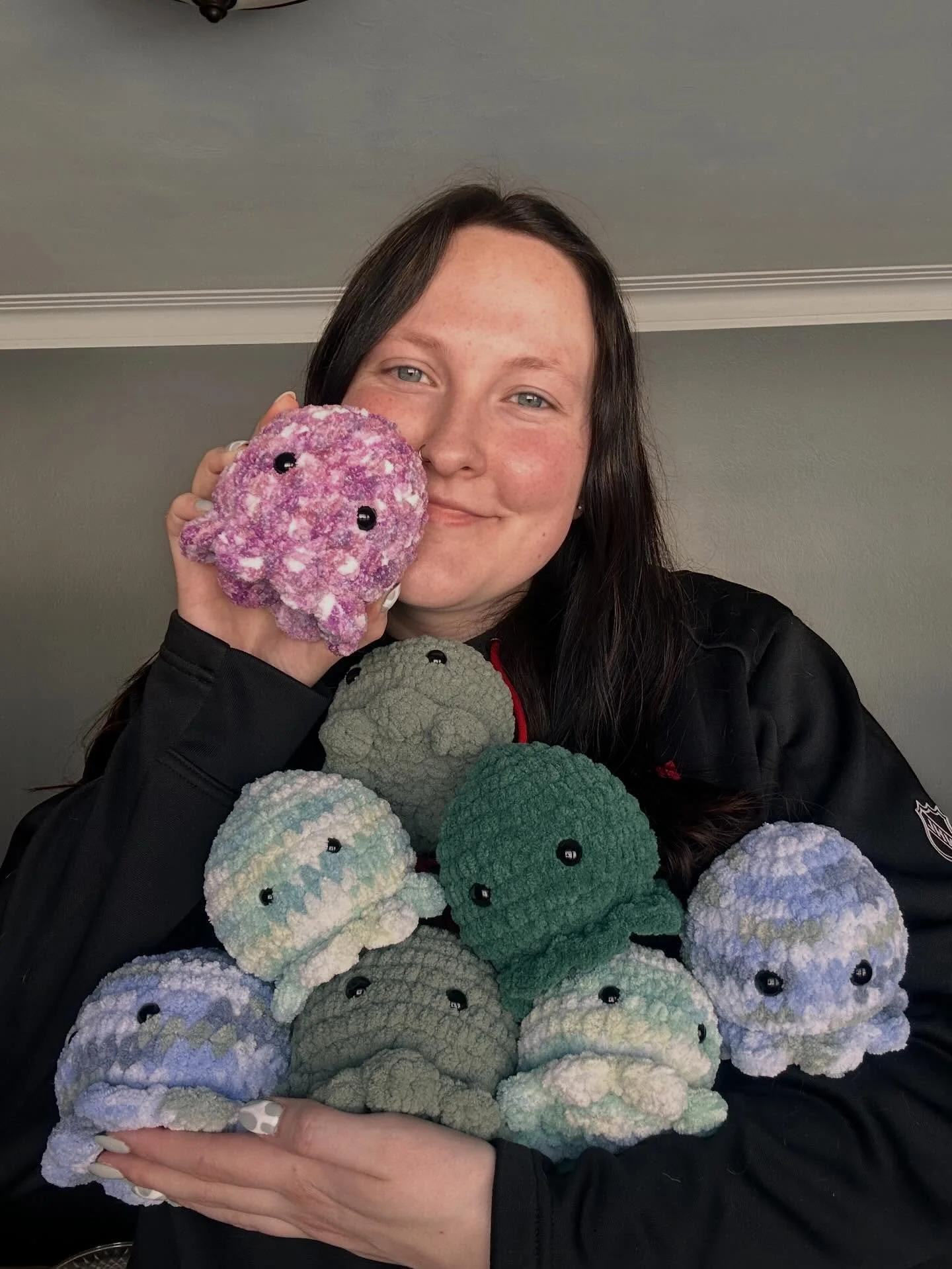 Here they are!!! Mini octos! They are SO squishy and adorable I don&rsquo;t want to part with any of them! I had a bunch of scrap yarn from making cat beds and found an amazing FREE pattern for mini octos by @crochetbygenna ! You can find the tutoria