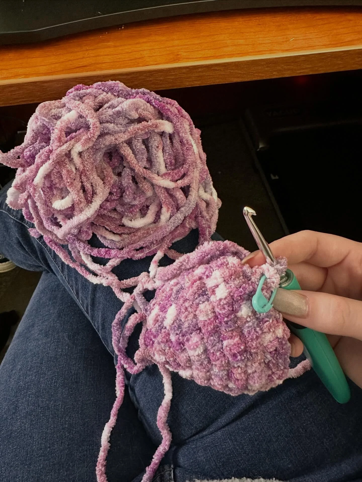 Took a small hiatus for the holidays - and was crazy busy!! Lots of fun things to come, I can&rsquo;t wait 😌 Here&rsquo;s a sneak peak of what I&rsquo;ve been obsessed with making lately&hellip;any ideas??? 

#crochet #art #pattern #craft #love