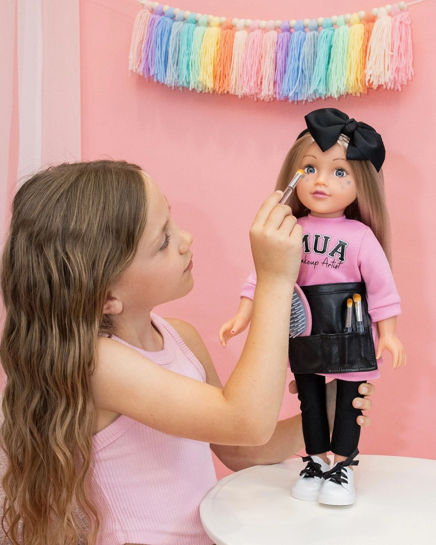 Mini MUA in the making!ππ
π¨
#designafriend #dollphotography #fashiondolls #dolls #dollstagram #18inchdolls #americangirldoll #dollaccessories #roleplay #imaginaryplay #dollplay #learnthroughplay #pretendplay