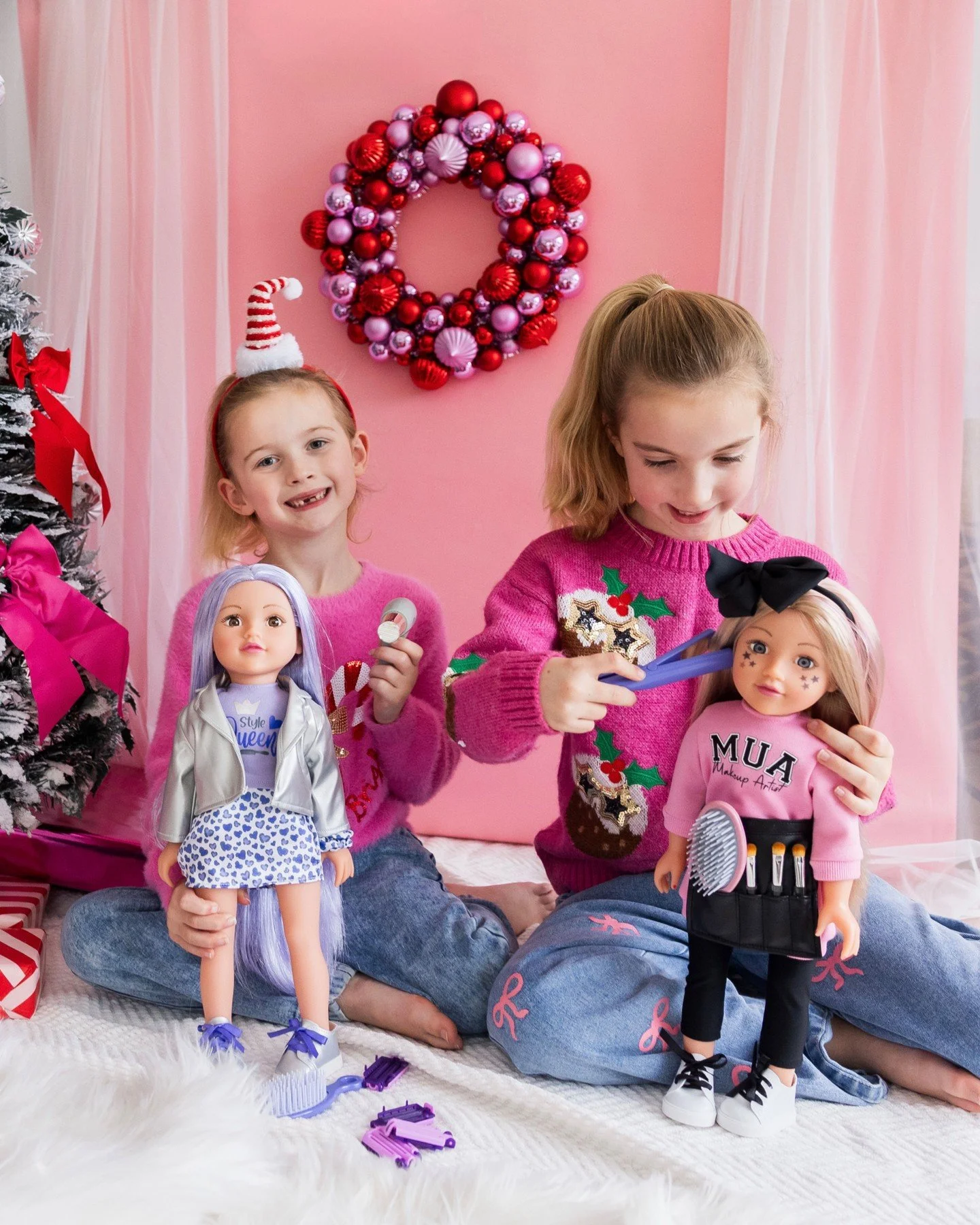 Looking for a Christmas gift that inspires imagination? Start with a doll whose hair is made for styling. 💇&zwj;♀️🌟

#designafriend #dollphotography #fashiondolls #dolls #dollstagram #18inchdolls #americangirldoll #dollaccessories #roleplay #imagin