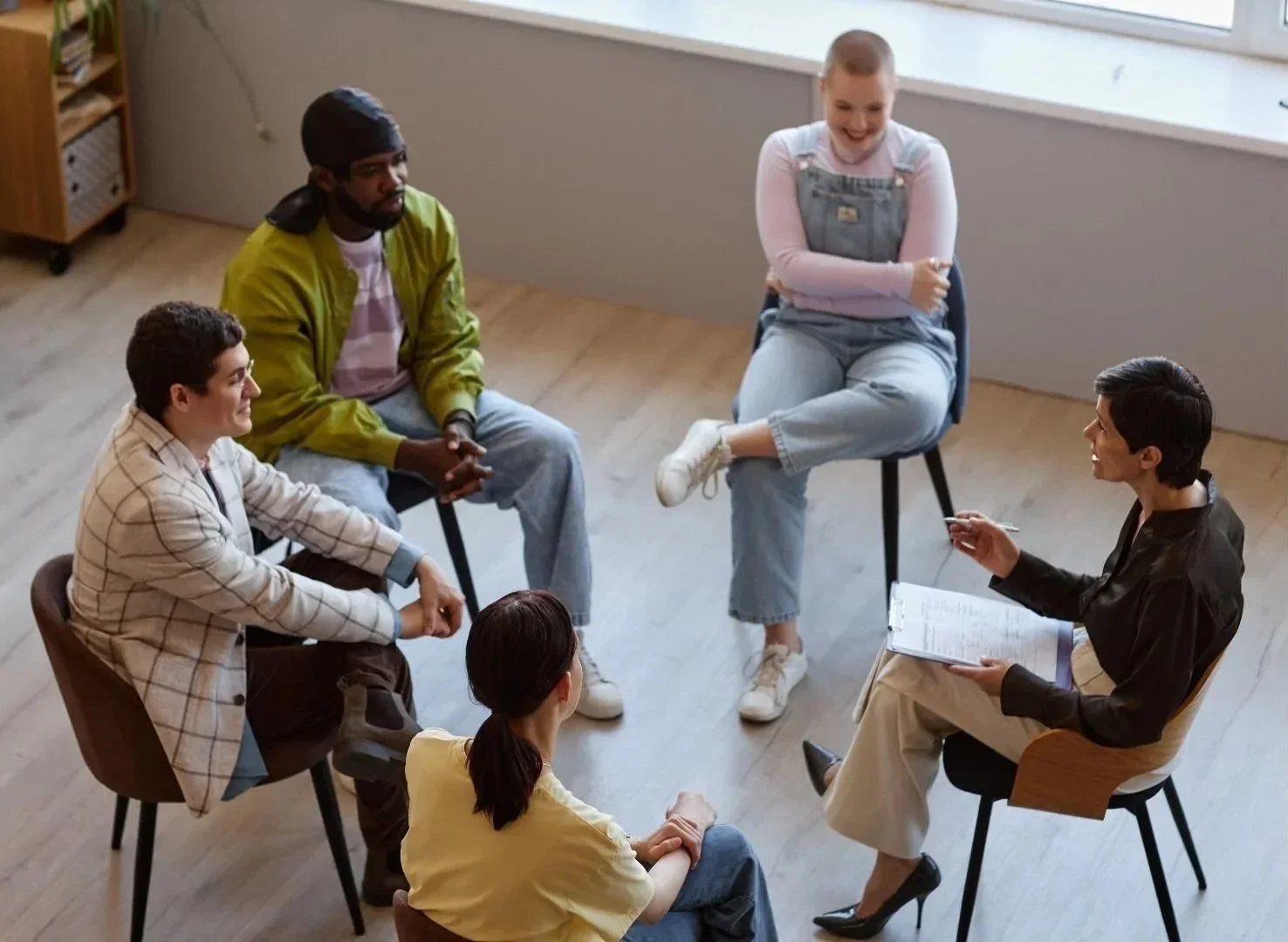 English Conversation Circles in Kitchener-Waterloo: Practice Speaking with Confidence