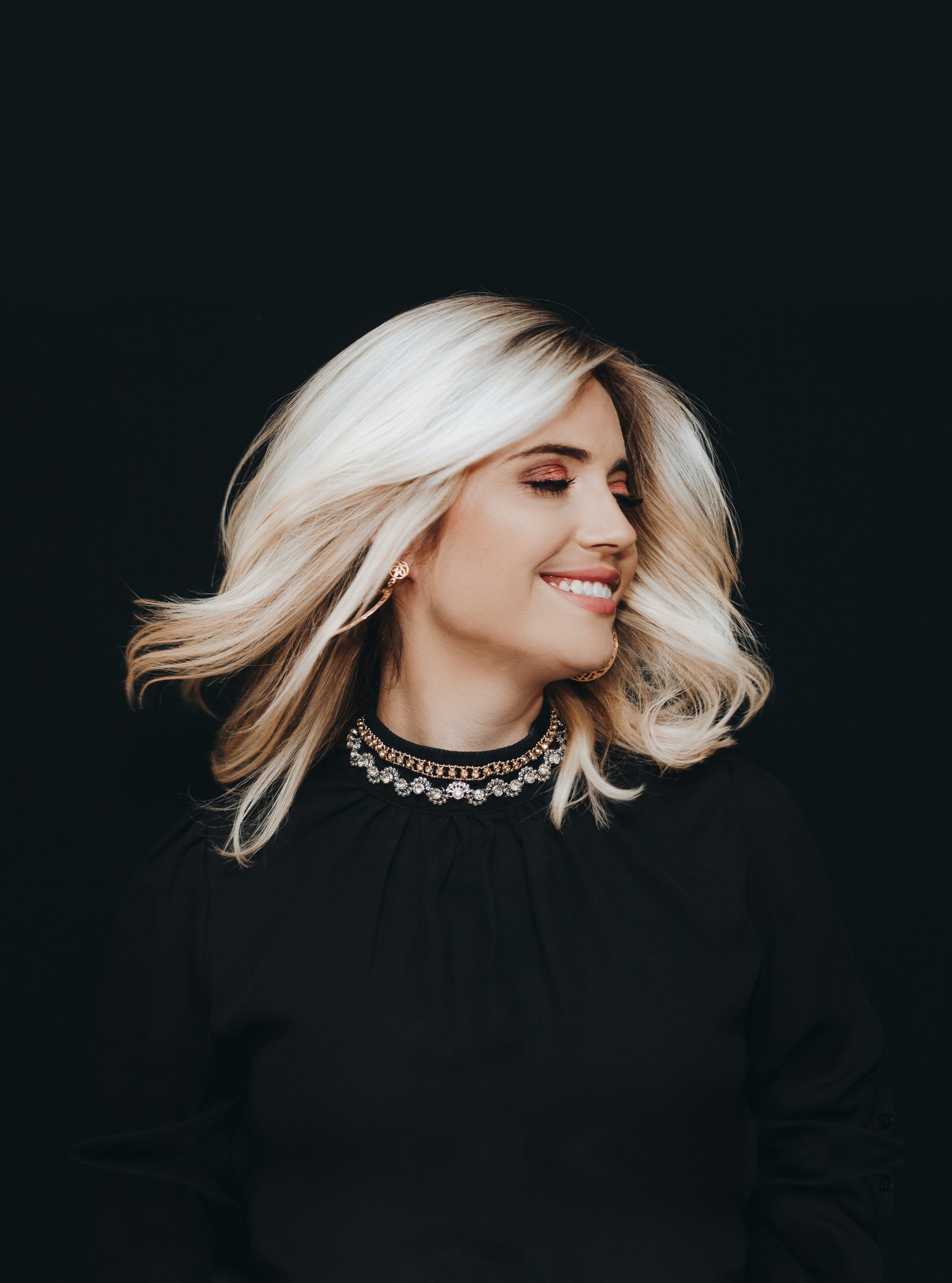 Salon Mingle is Hiring
