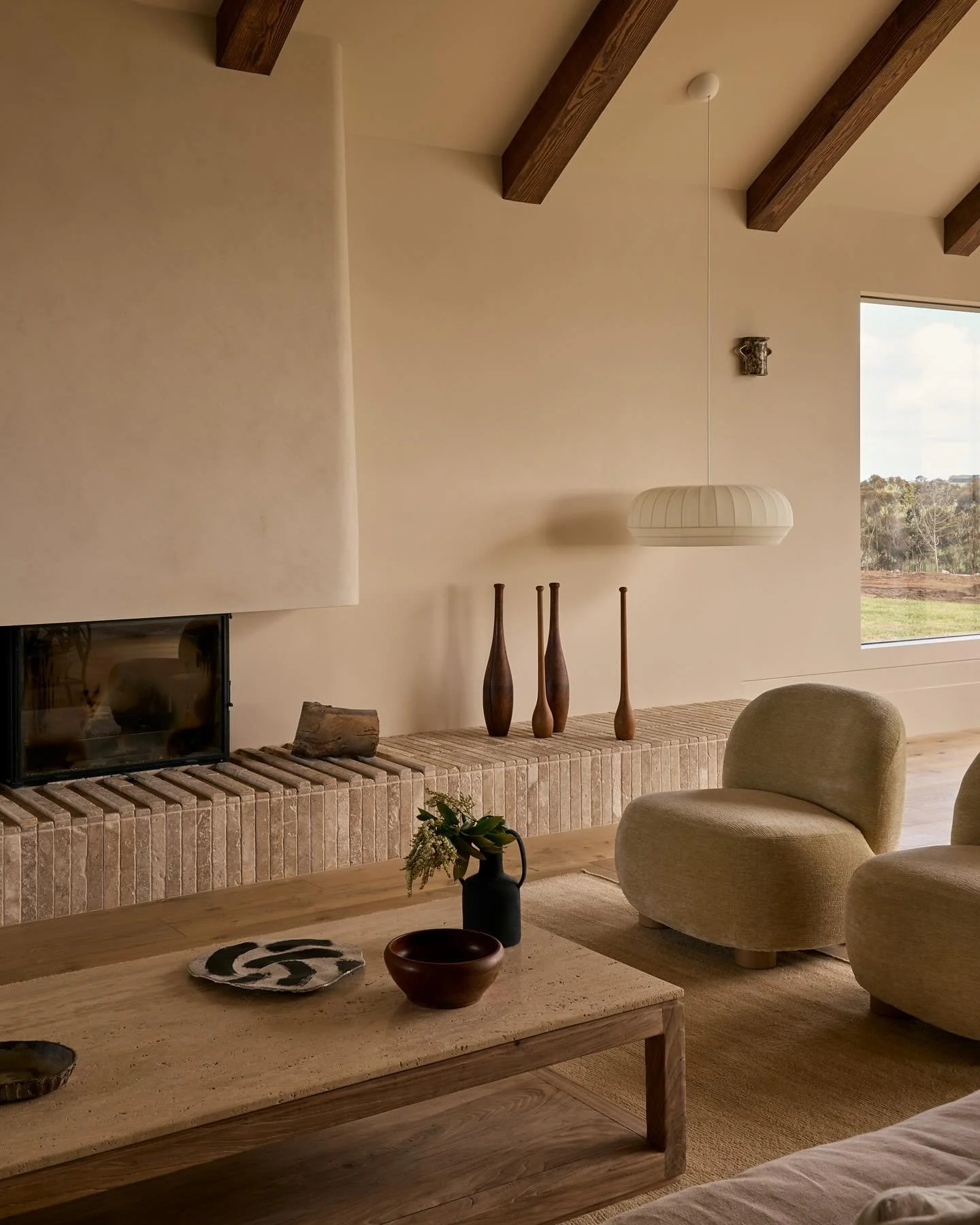 What a lounge room to relax by the fire @thatfarmhouse__  Great to see our work showcased on the @thelocalproject 

Design: @studiohallihan 
Fireplace: @wignellsheatingandcooking 
Paint: @porterspaints 
Joinery: @hammerandstone_workroom 
Tiles: @benm