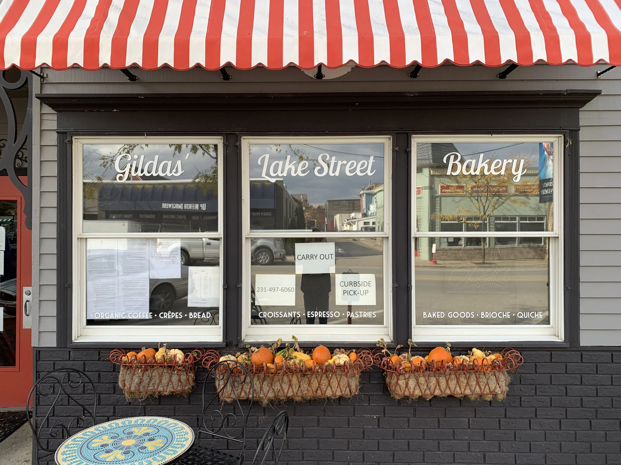 Gildas Window Vinyl Finished.jpg