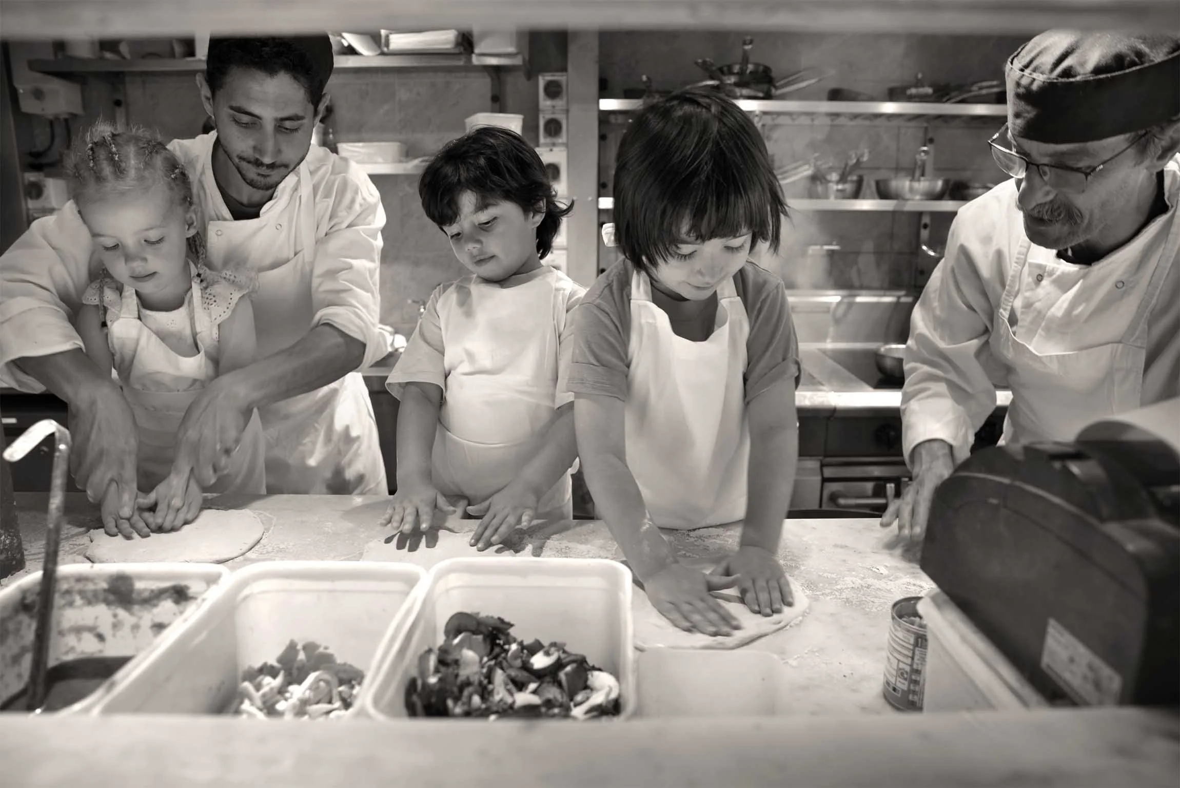 Kids pizza making class at Eco restaurant photographed by studio68b.com